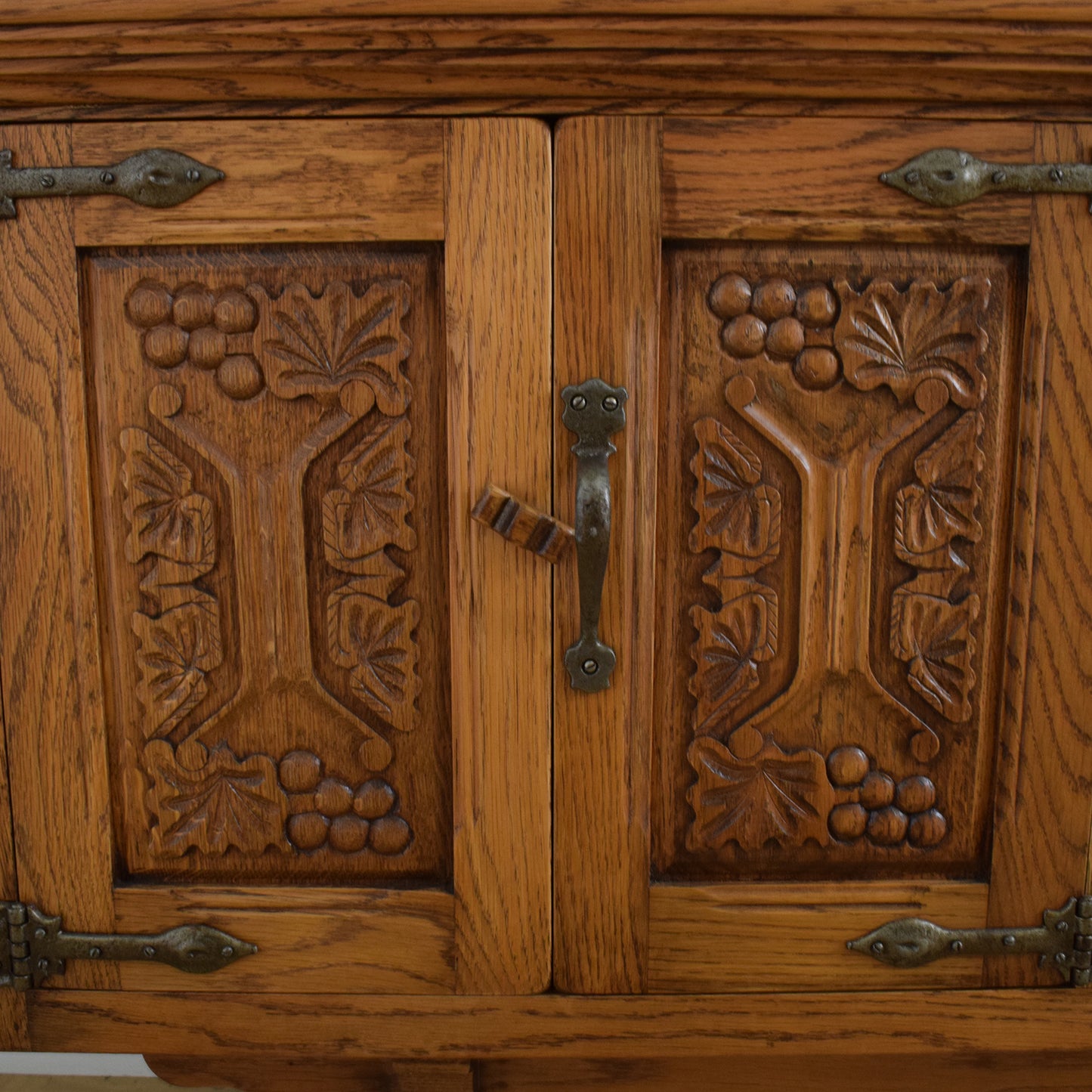 Large Oak Webber Dresser