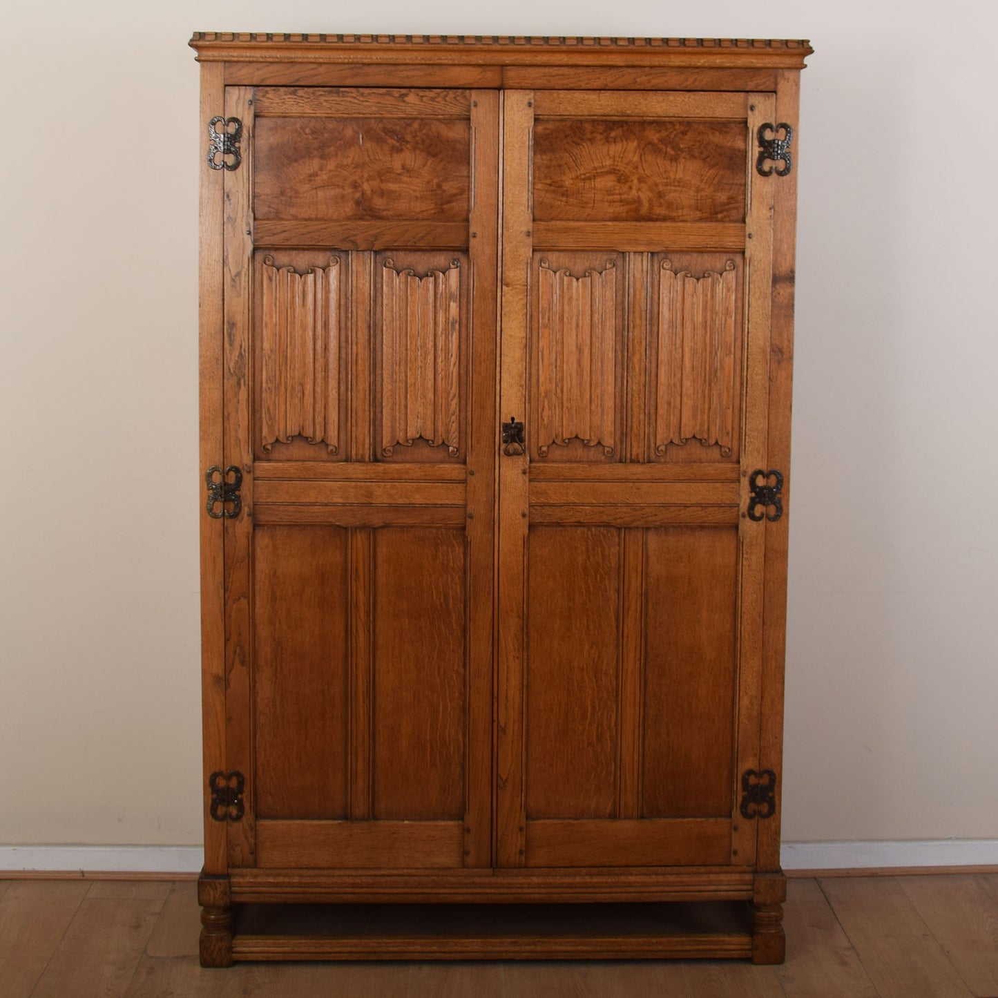 Vintage Oak Linenfold Double Wardrobe