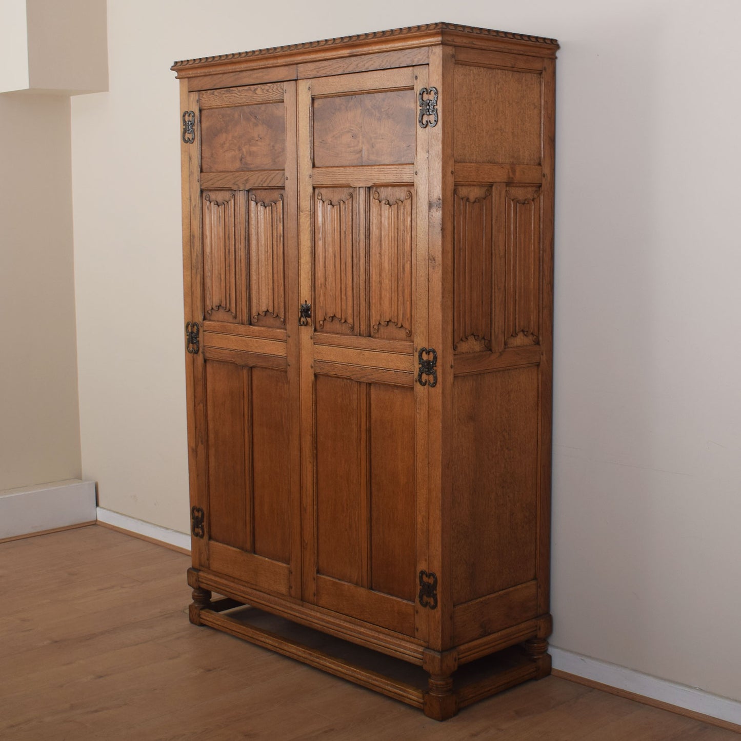 Vintage Oak Linenfold Double Wardrobe