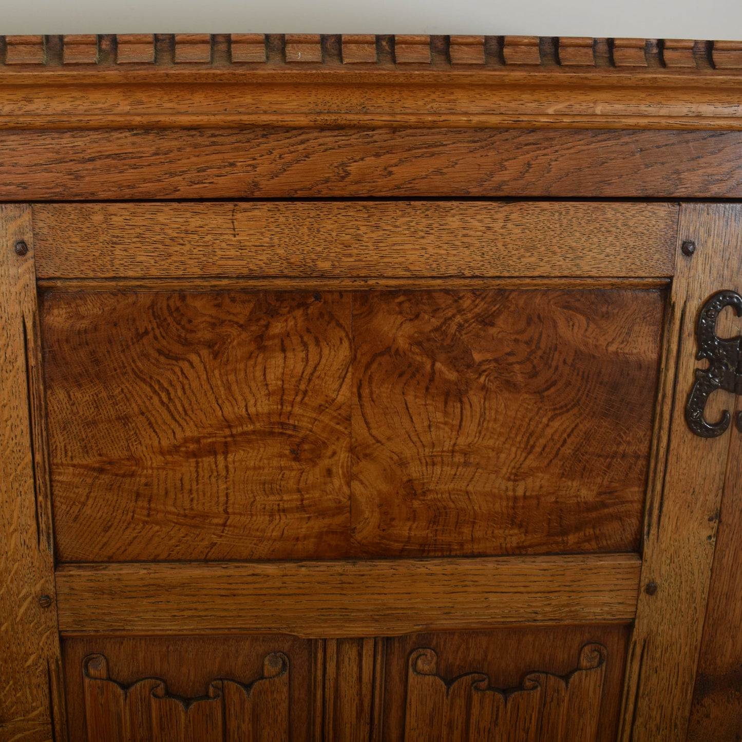 Vintage Oak Linenfold Double Wardrobe