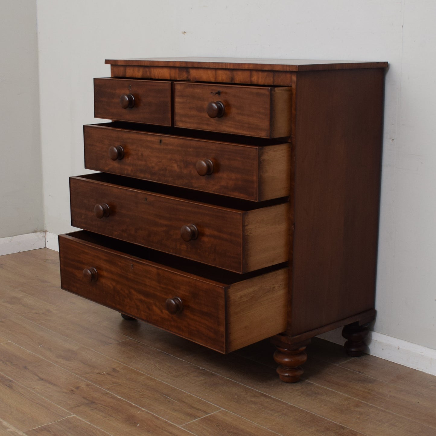 Victorian Chest of Drawers