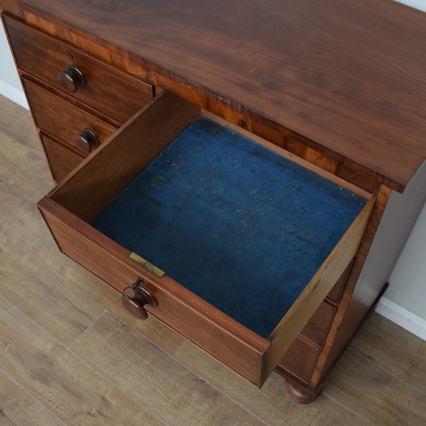 Victorian Chest of Drawers