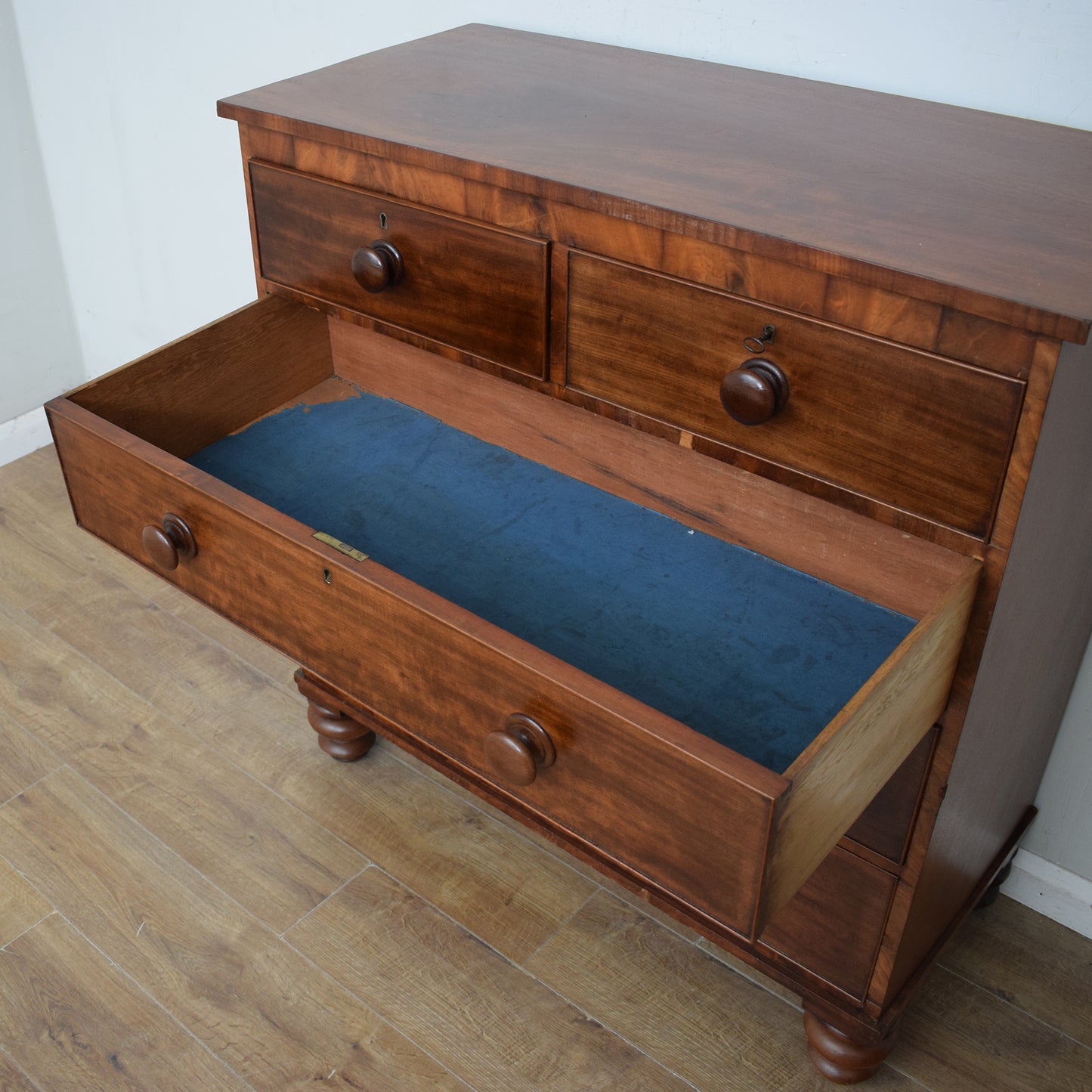 Victorian Chest of Drawers