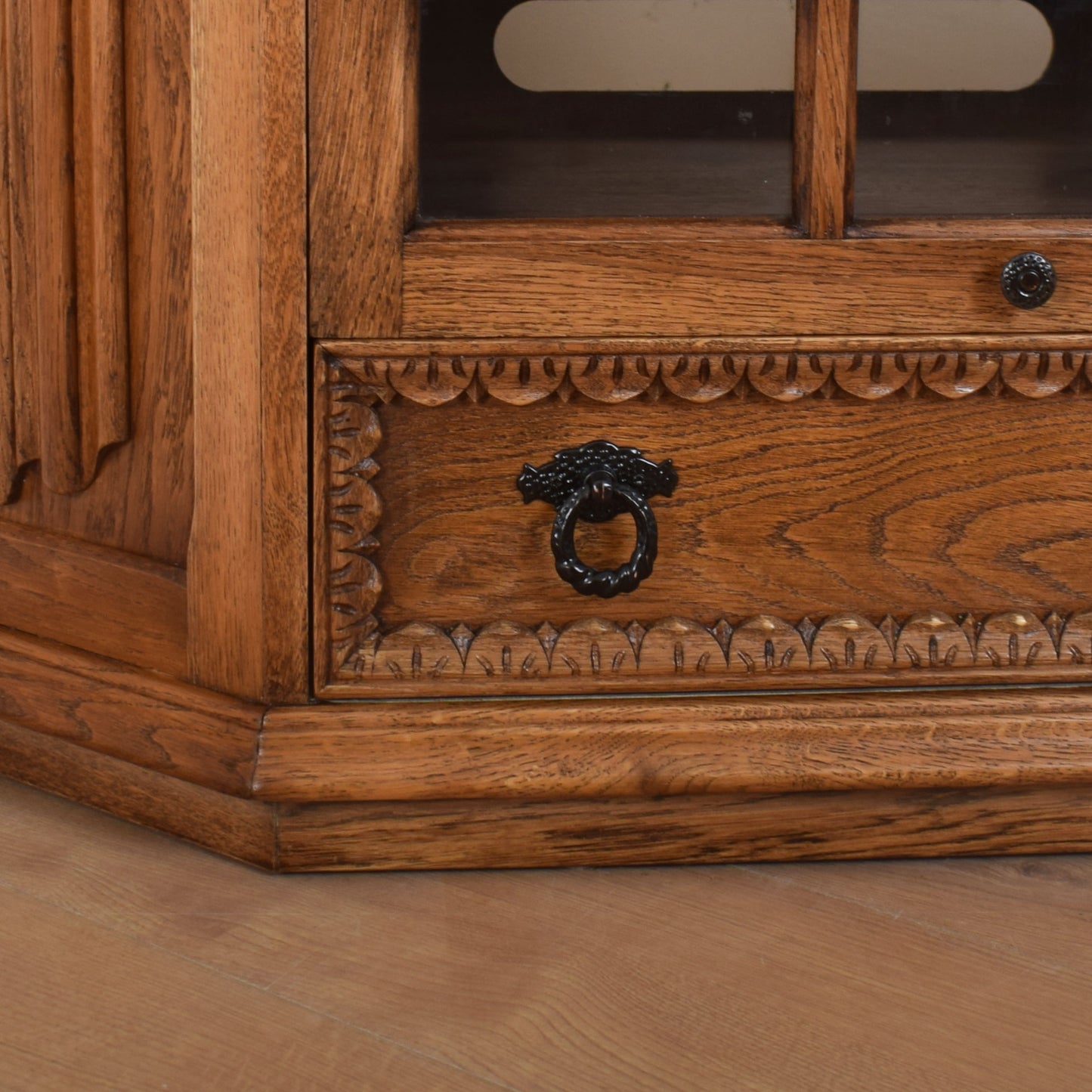 Old Charm TV Cabinet