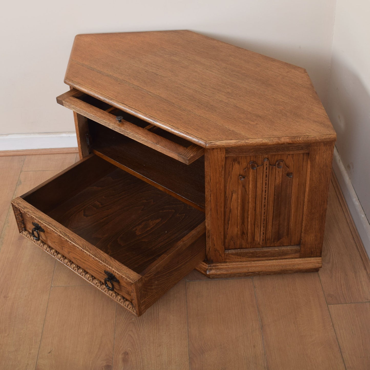 Old Charm TV Cabinet