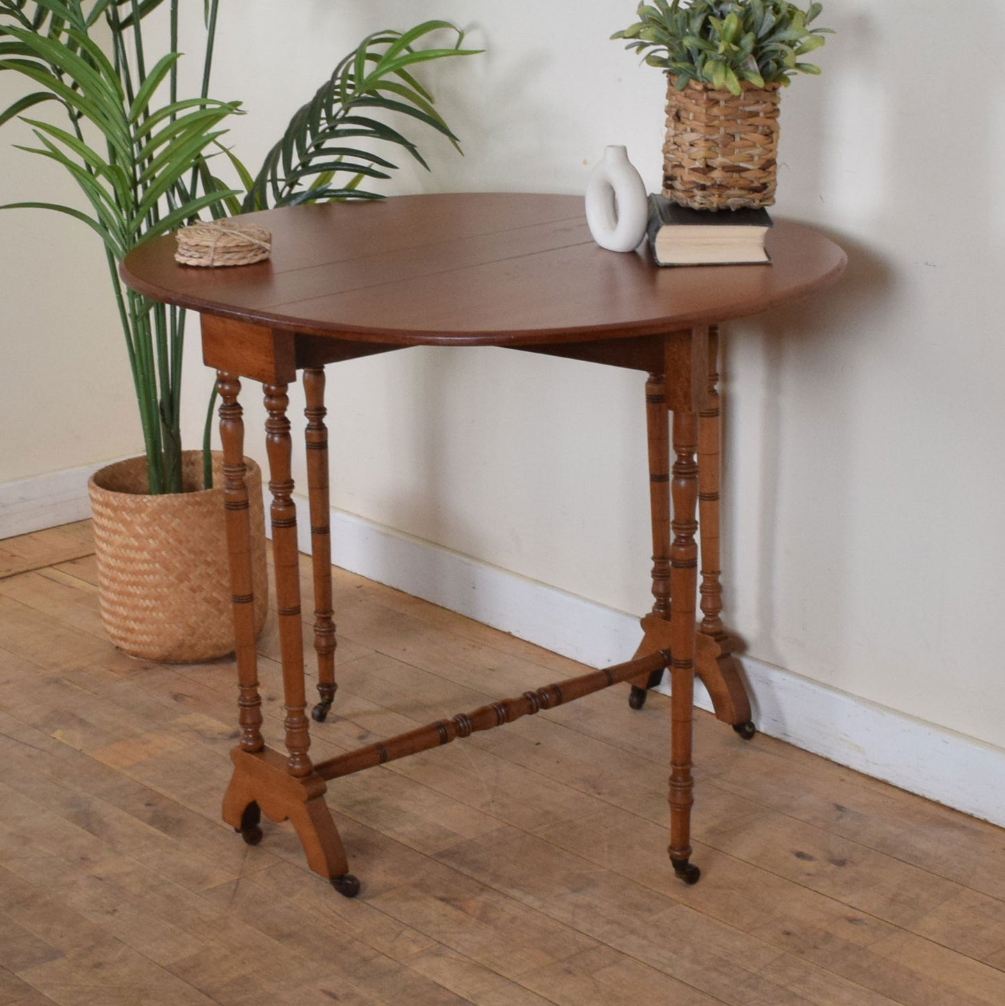 Drop Leaf Tea Table