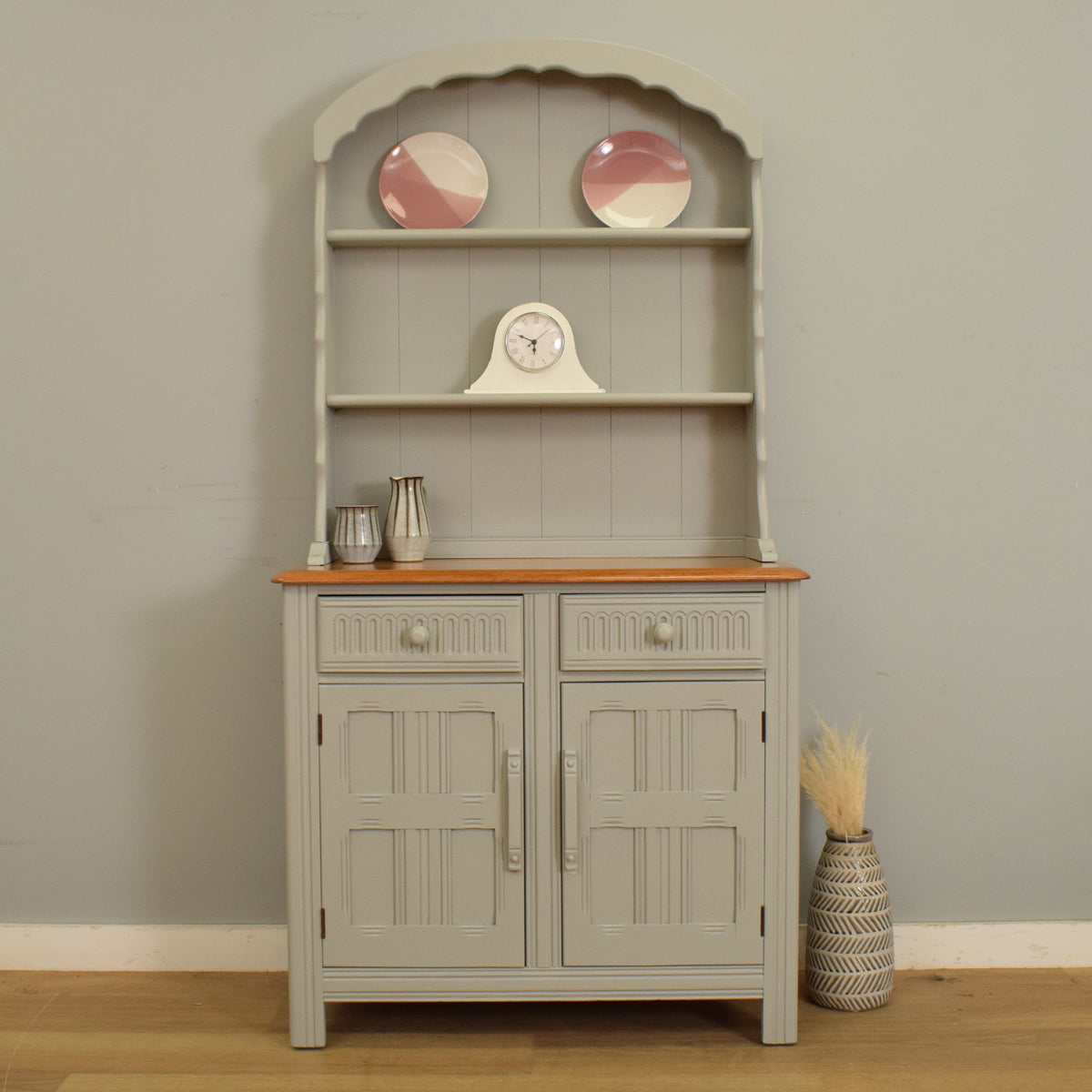 Priory dresser