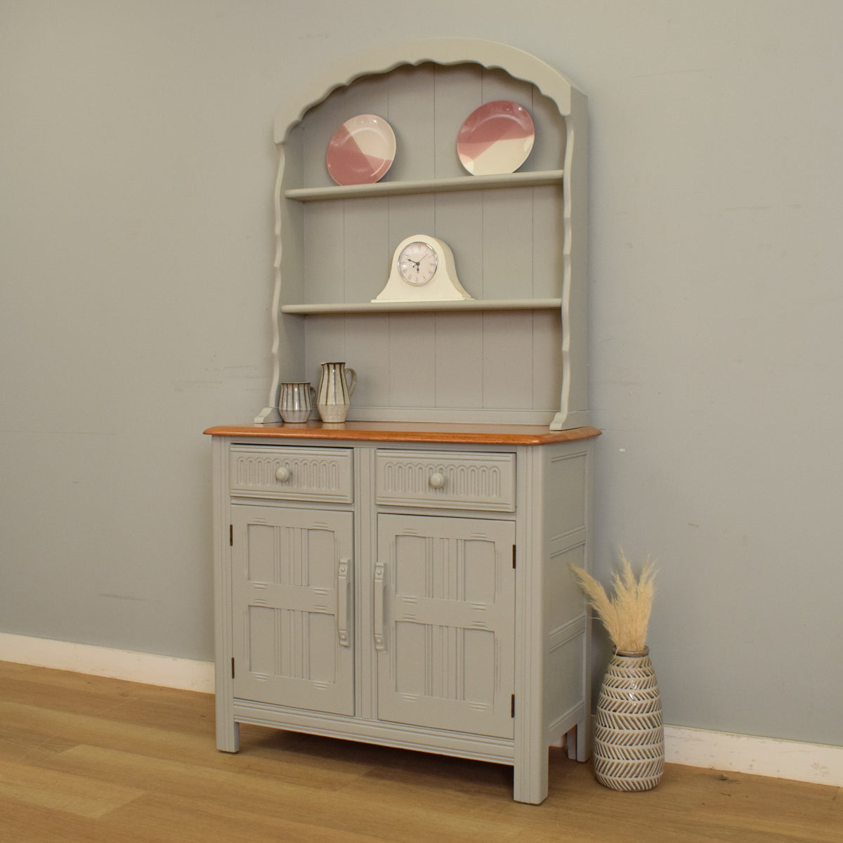 Priory dresser