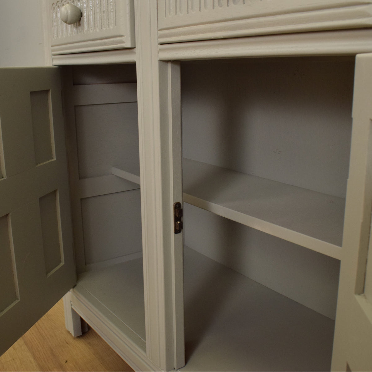 Priory dresser
