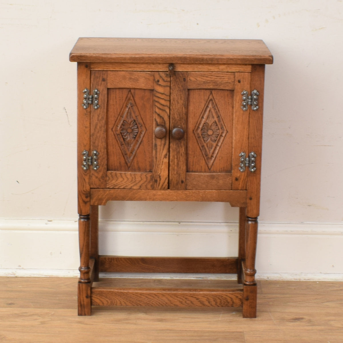 Small Oak Cabinet