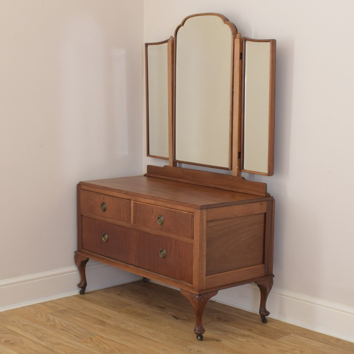 Mahogany Vanity Table