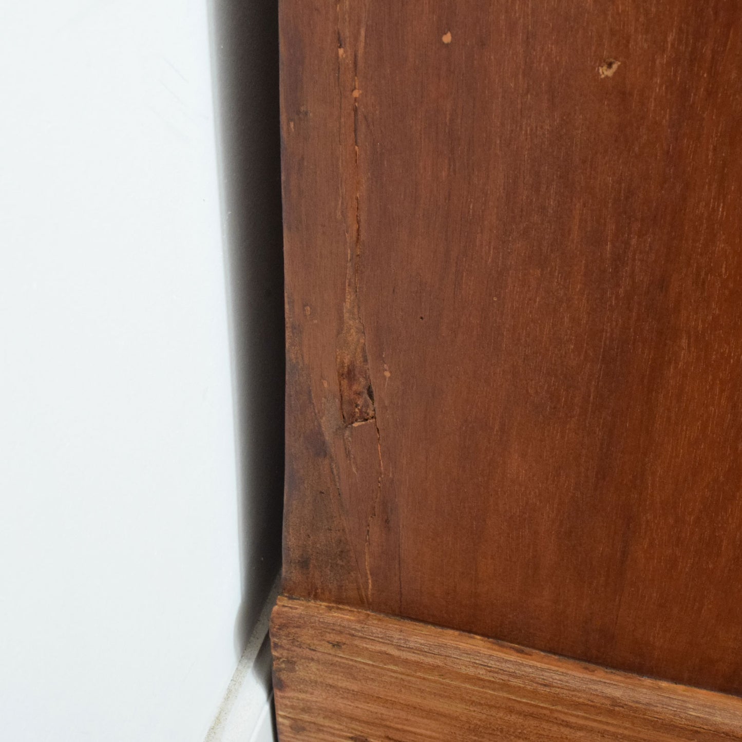 Rustic Mahogany Chest of Drawers
