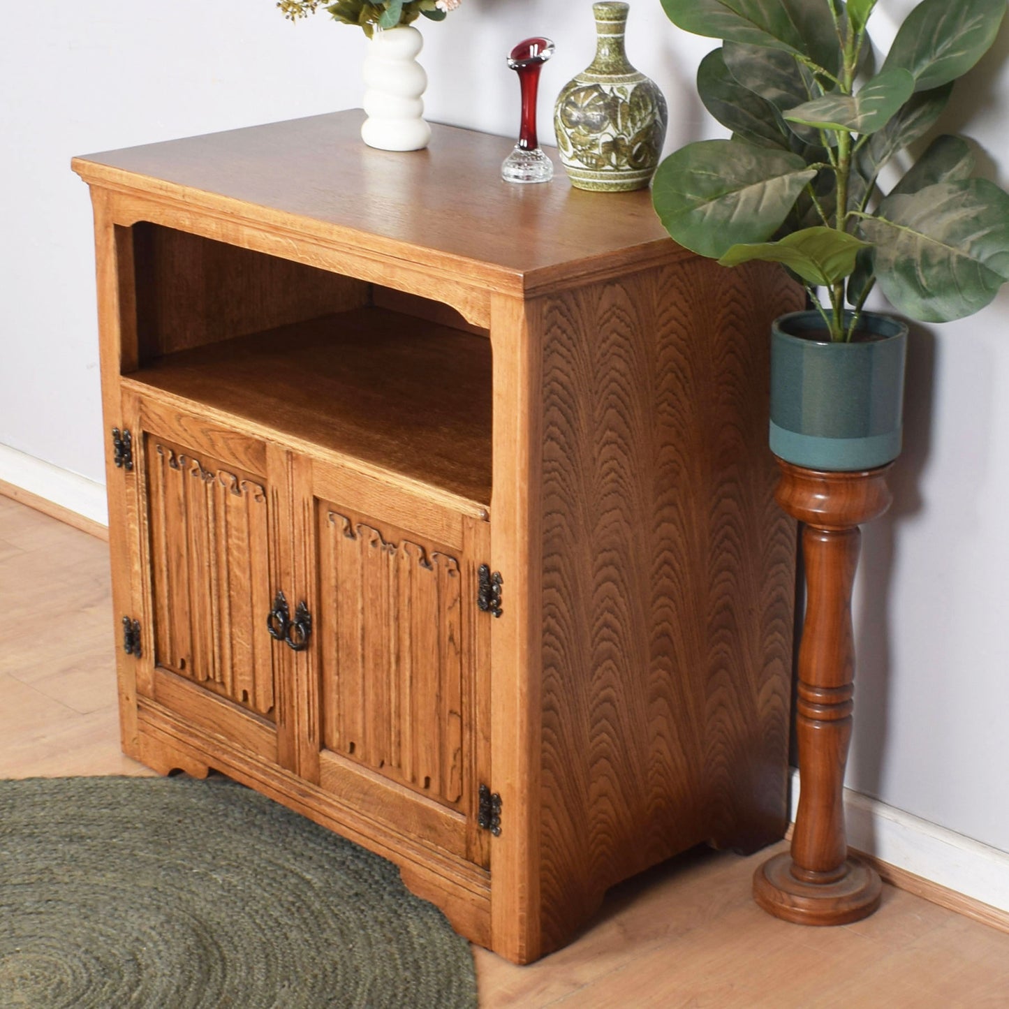 Oak Linenfold TV Cabinet