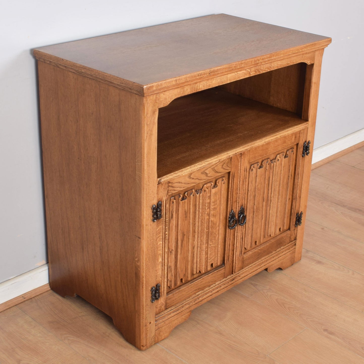 Oak Linenfold TV Cabinet