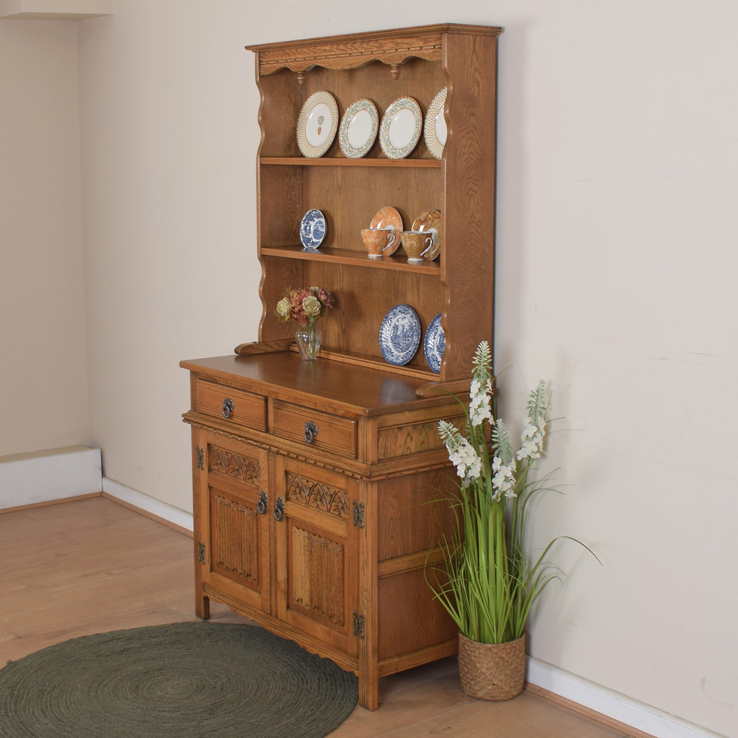 Old Charm Dresser