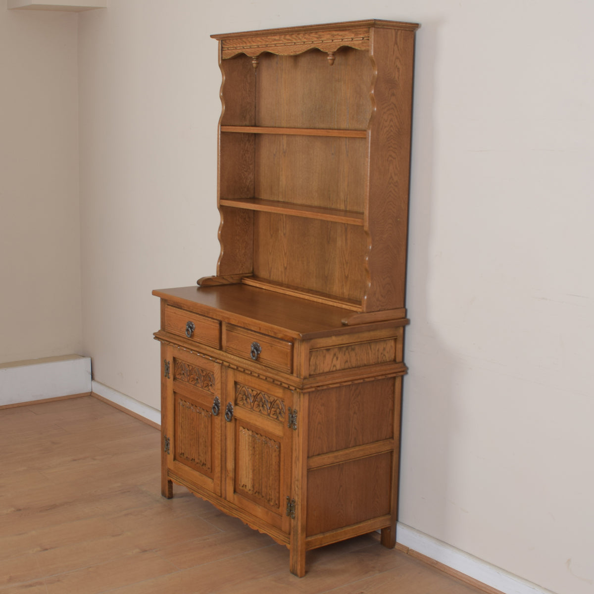 Old Charm Dresser