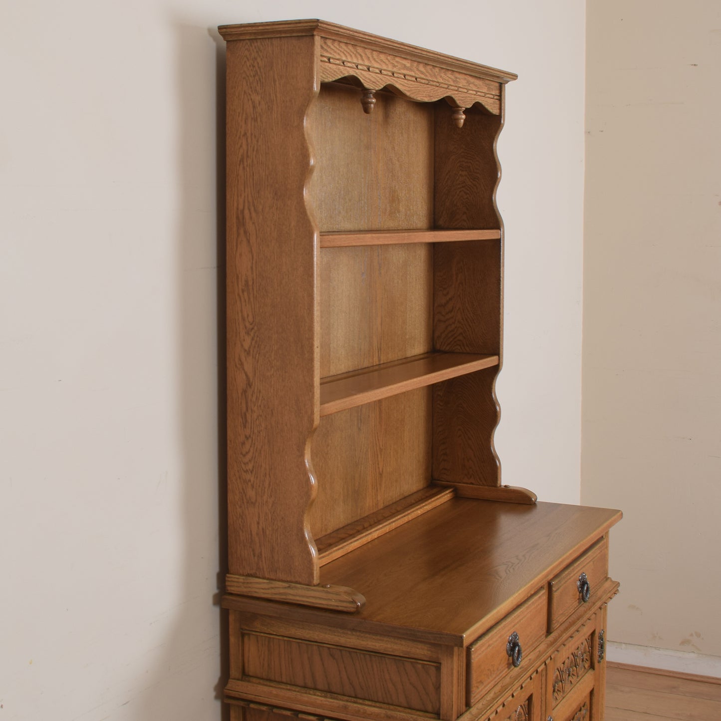 Old Charm Dresser