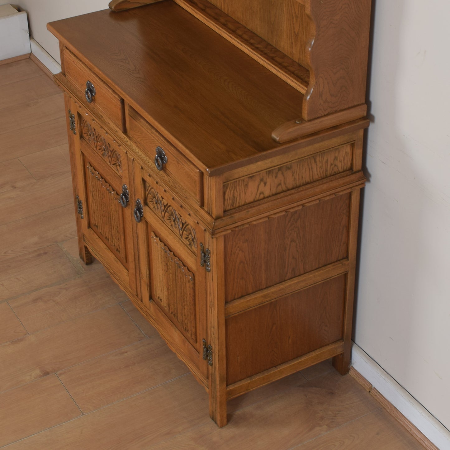 Old Charm Dresser