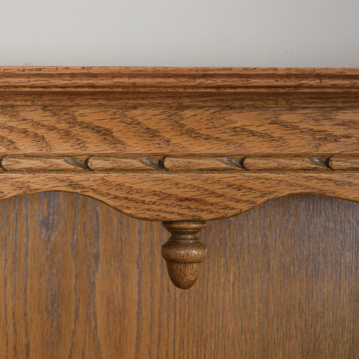 Old Charm Dresser