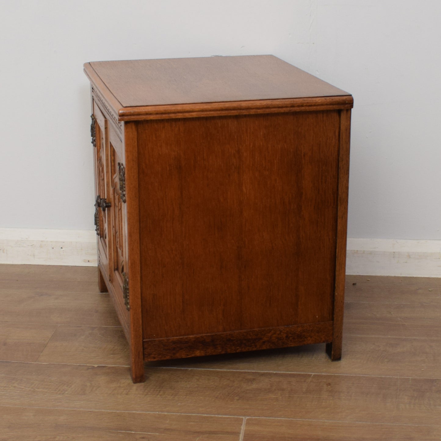 Old Charm Side Cabinet