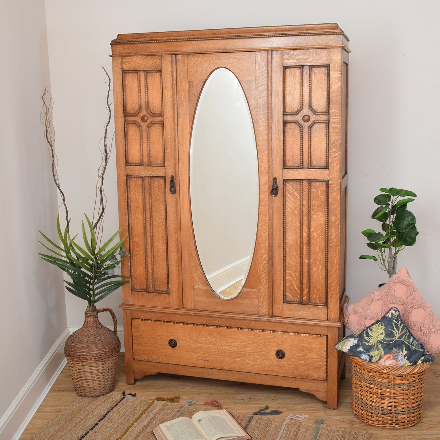 Oak Mirrored Hallrobe