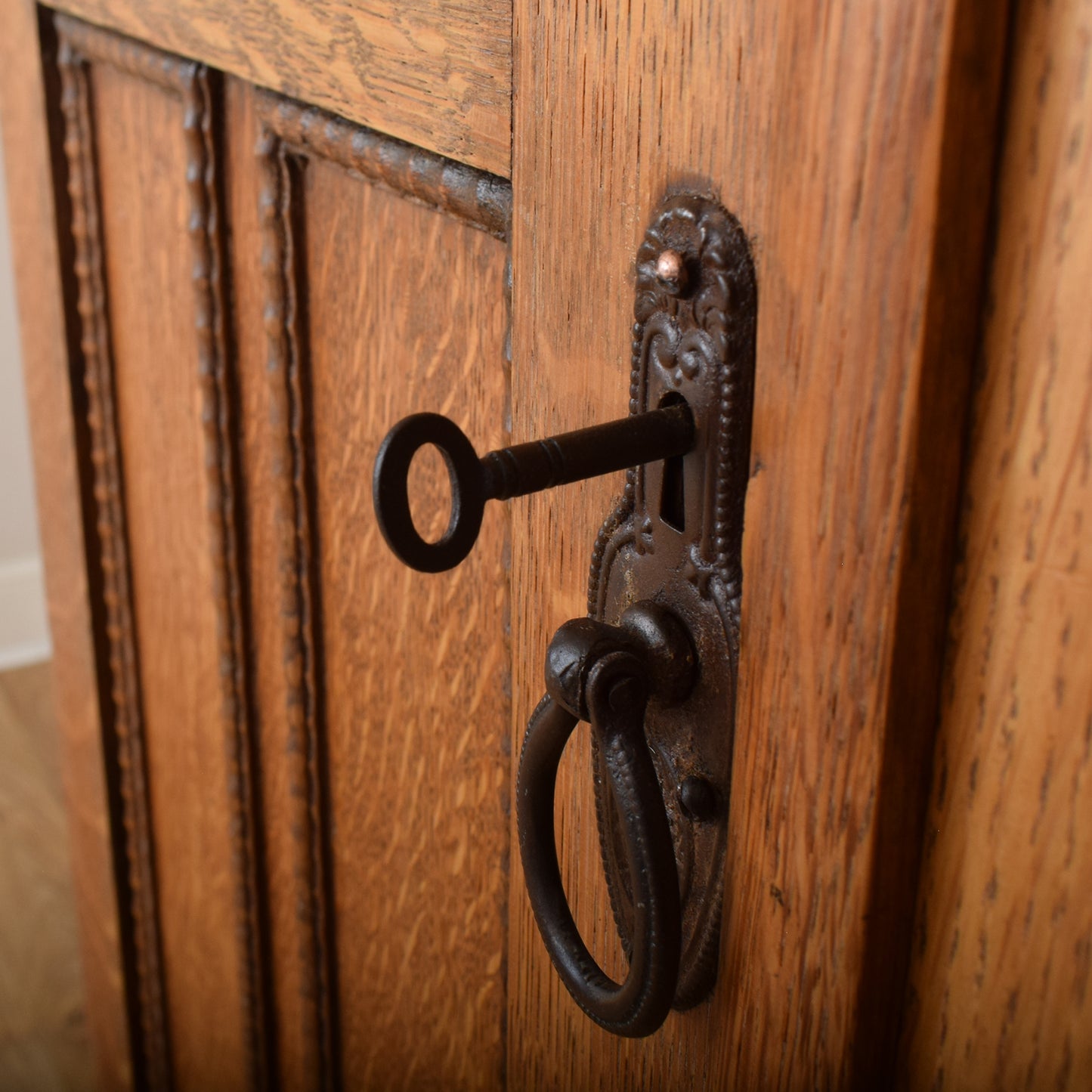 Oak Mirrored Hallrobe