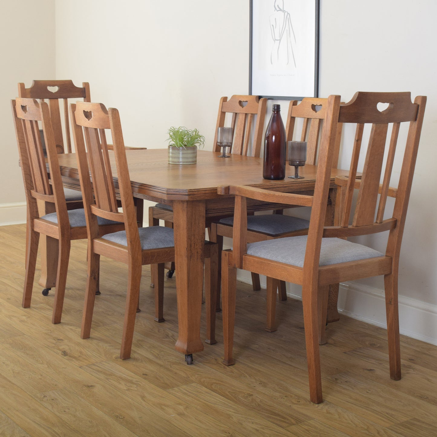 Extendable Table And Six Chairs