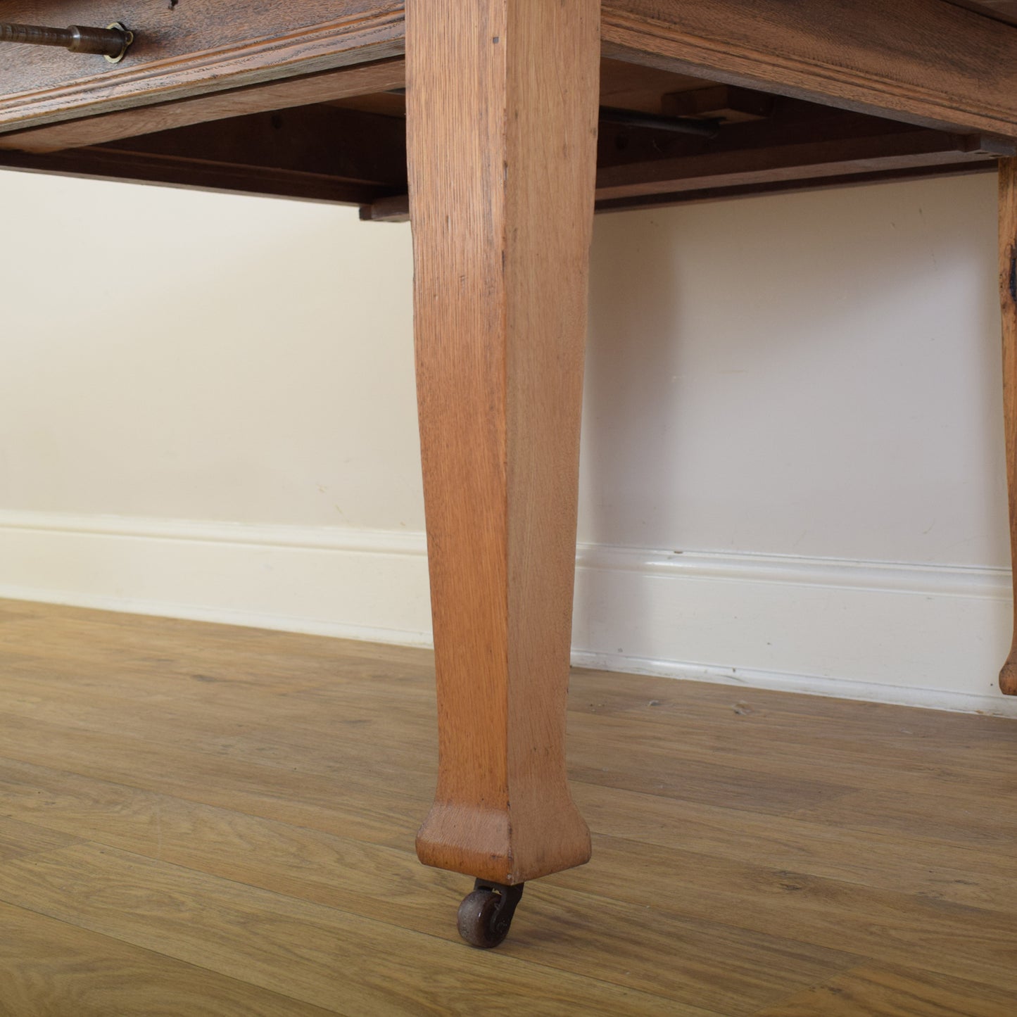 Extendable Table And Six Chairs