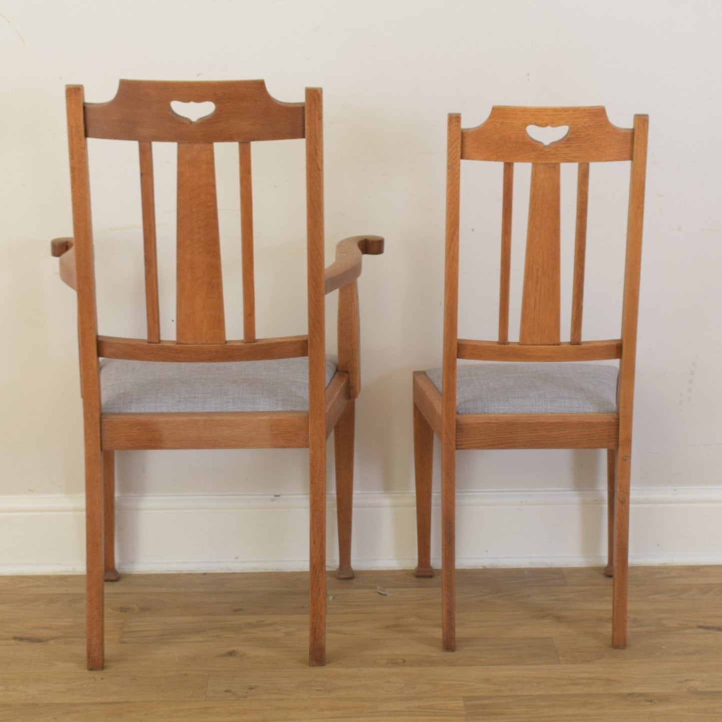 Extendable Table And Six Chairs