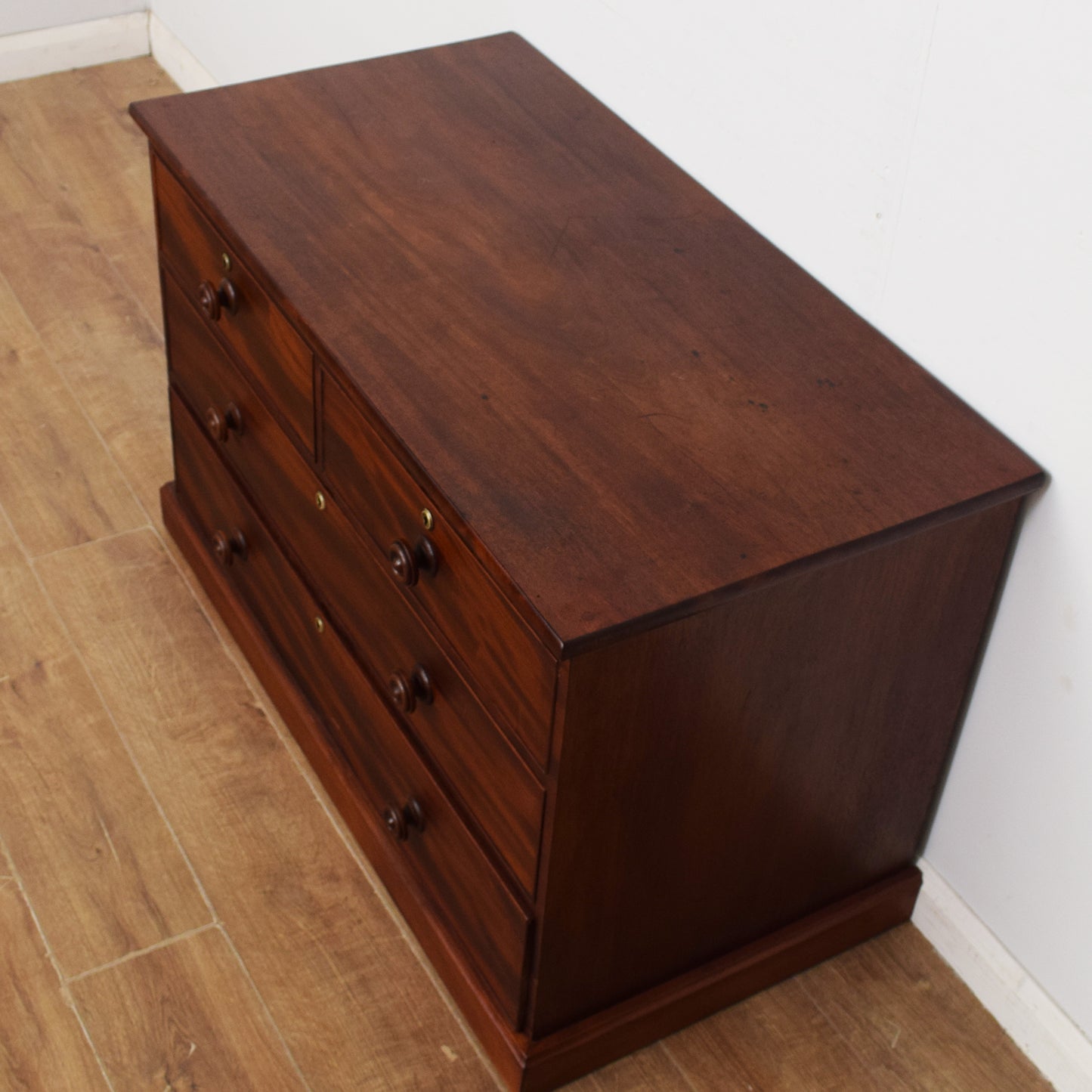 Victorian Mahogany Chest Of Drawers