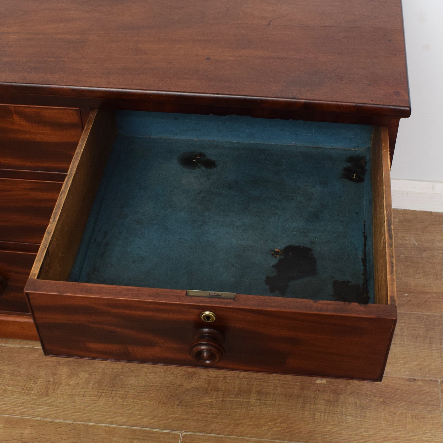 Victorian Mahogany Chest Of Drawers