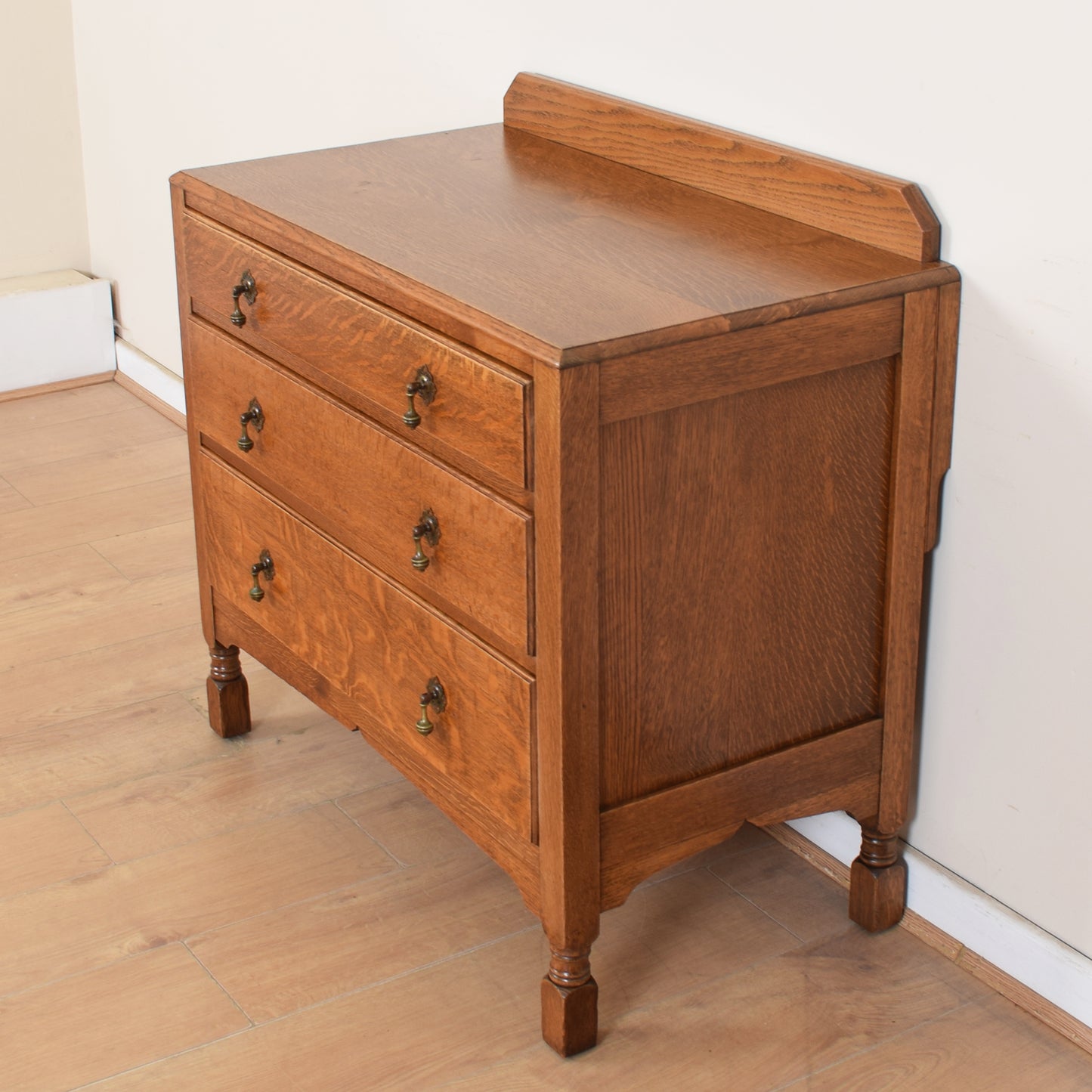 Oak Chest of Drawers