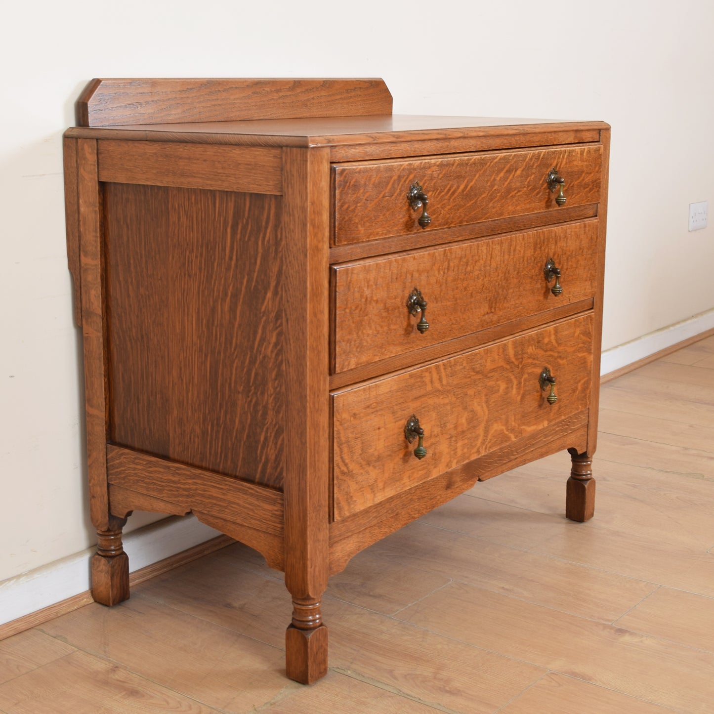 Oak Chest of Drawers
