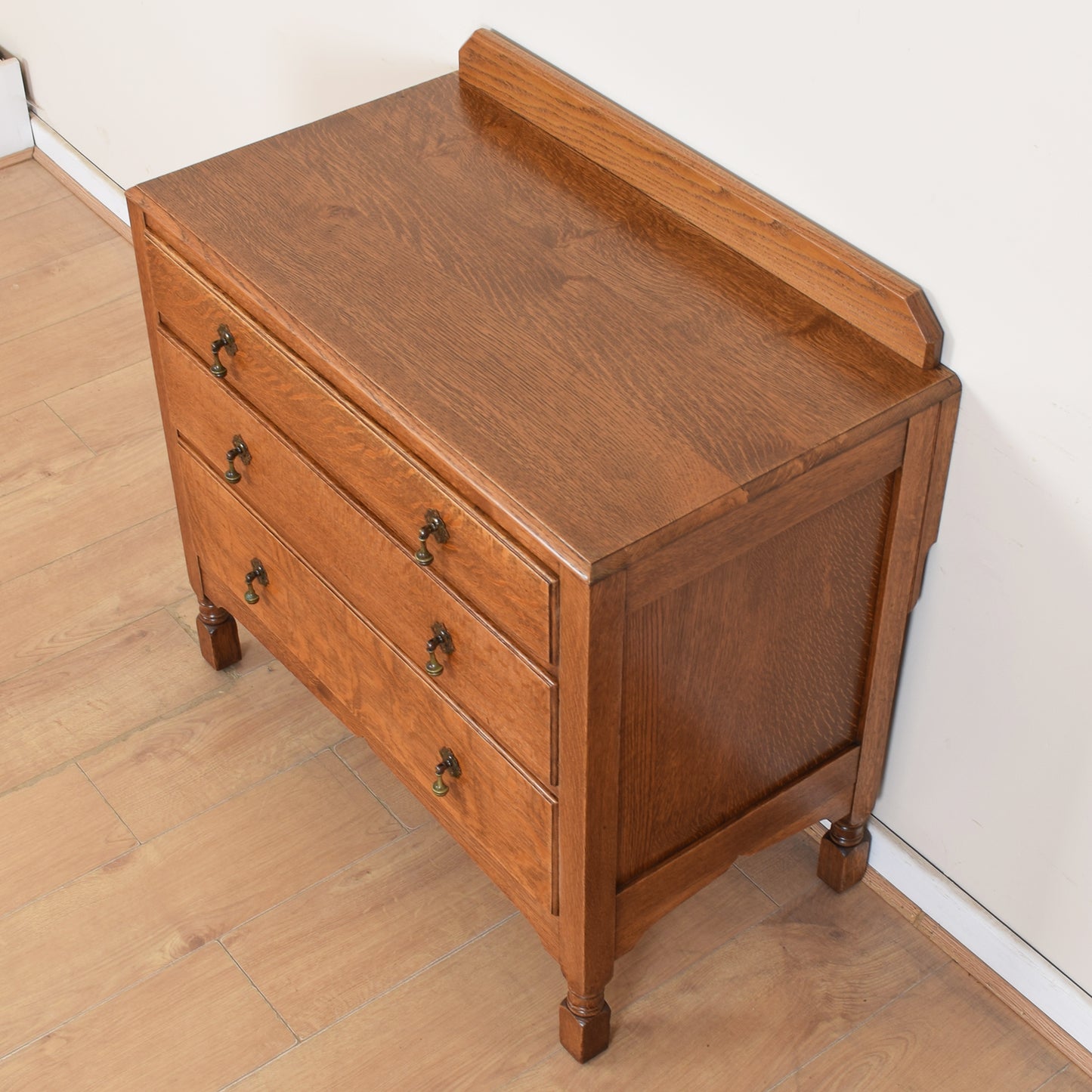 Oak Chest of Drawers