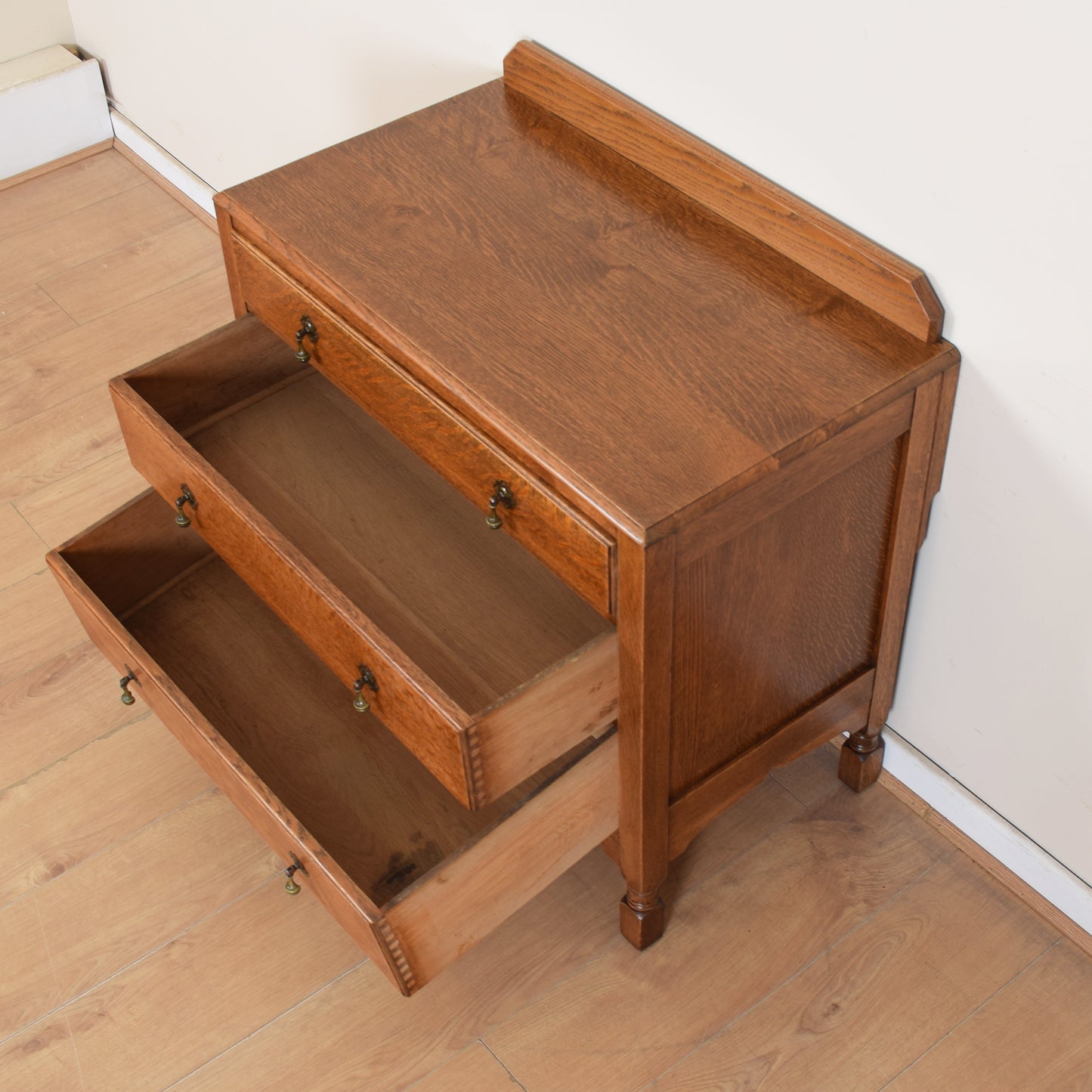 Oak Chest of Drawers