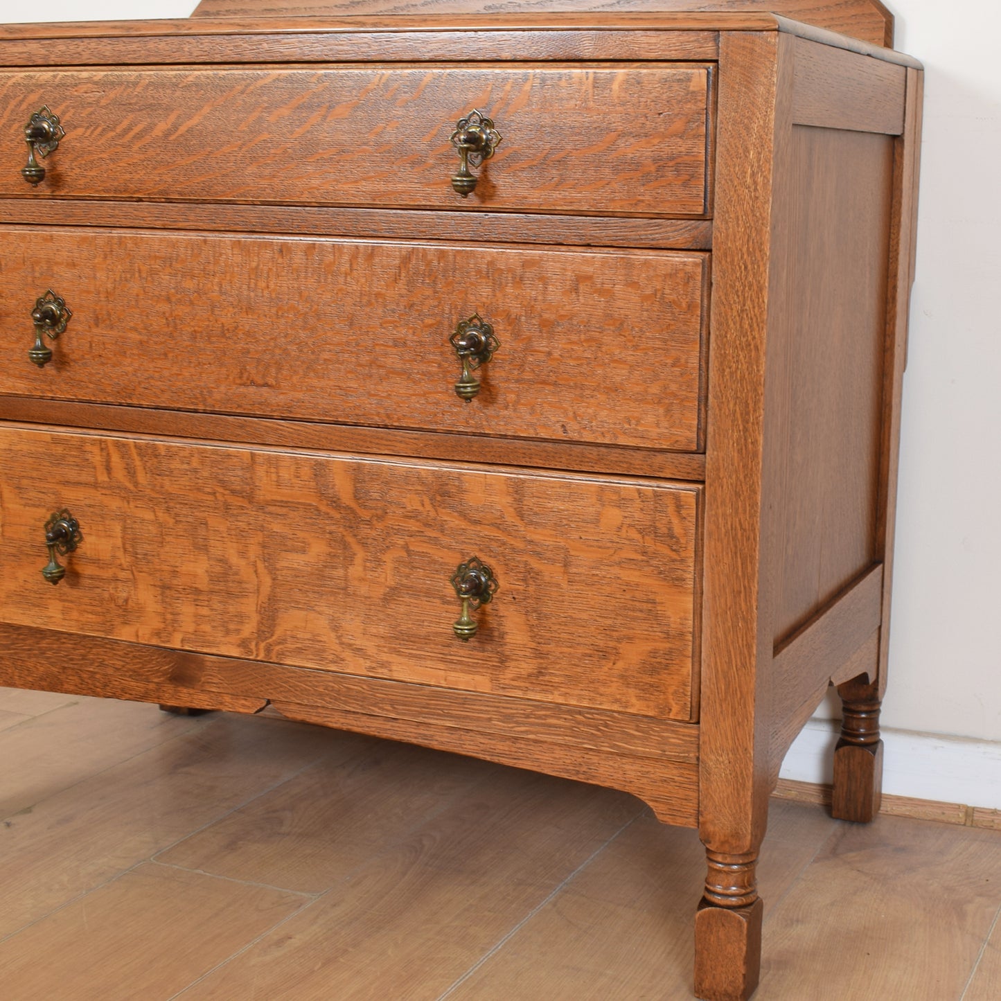 Oak Chest of Drawers