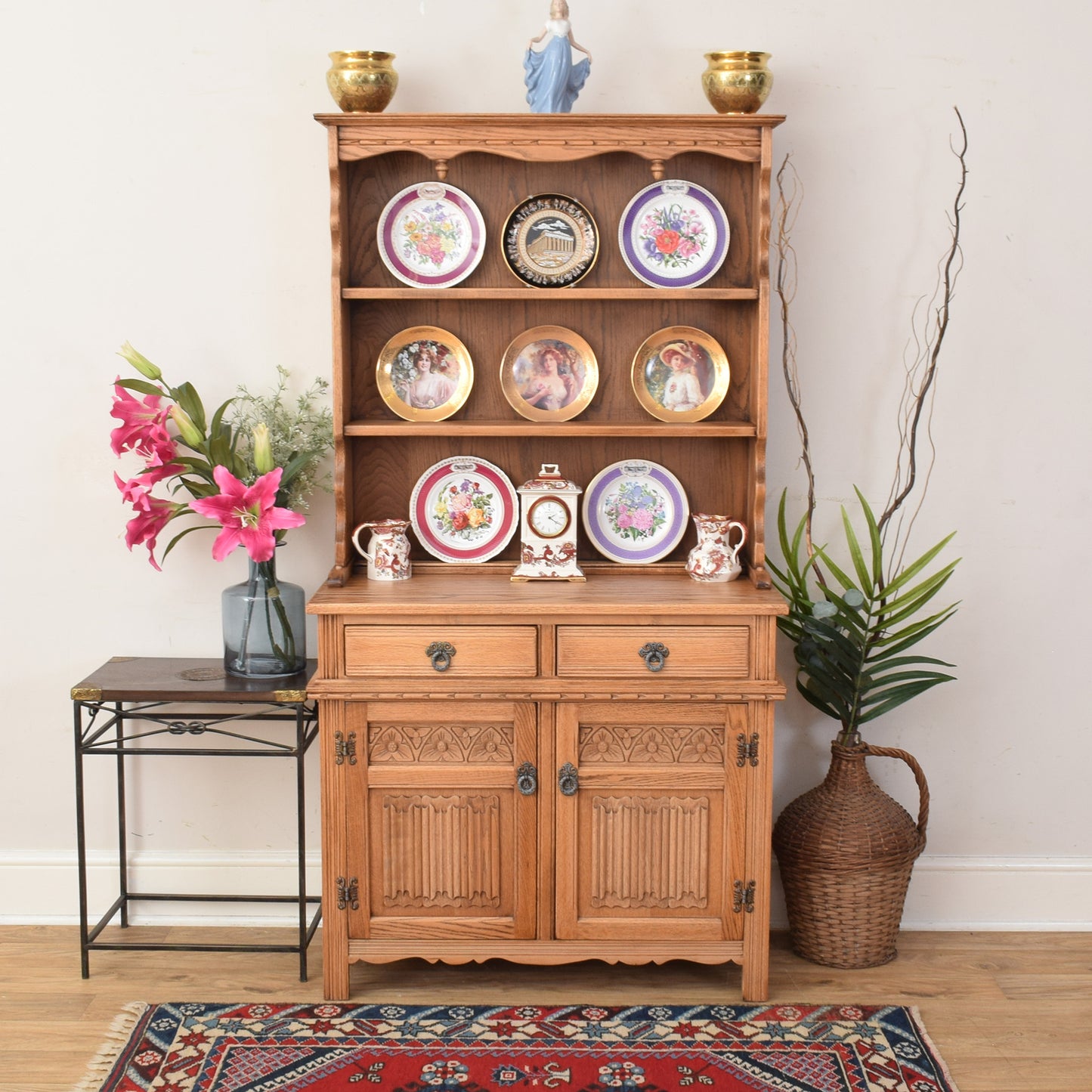 Old Charm Dresser