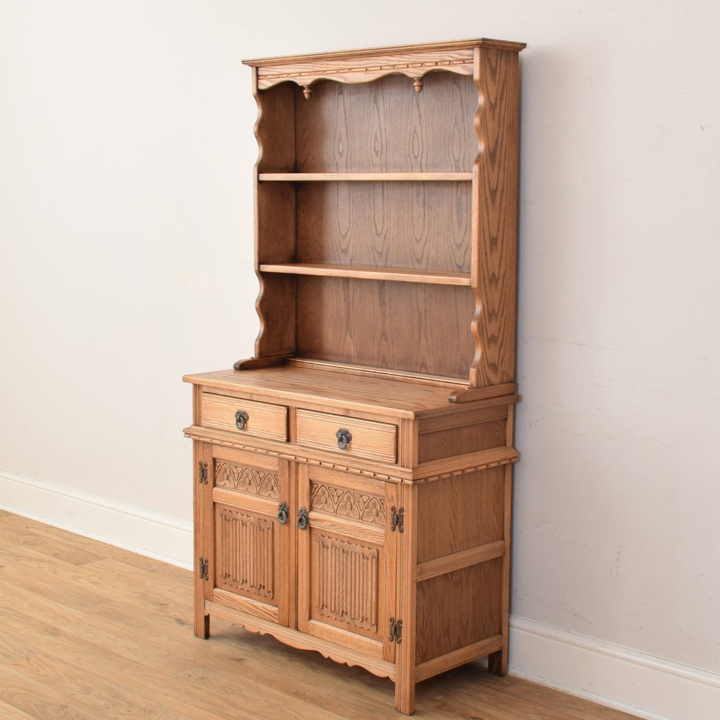 Old Charm Dresser