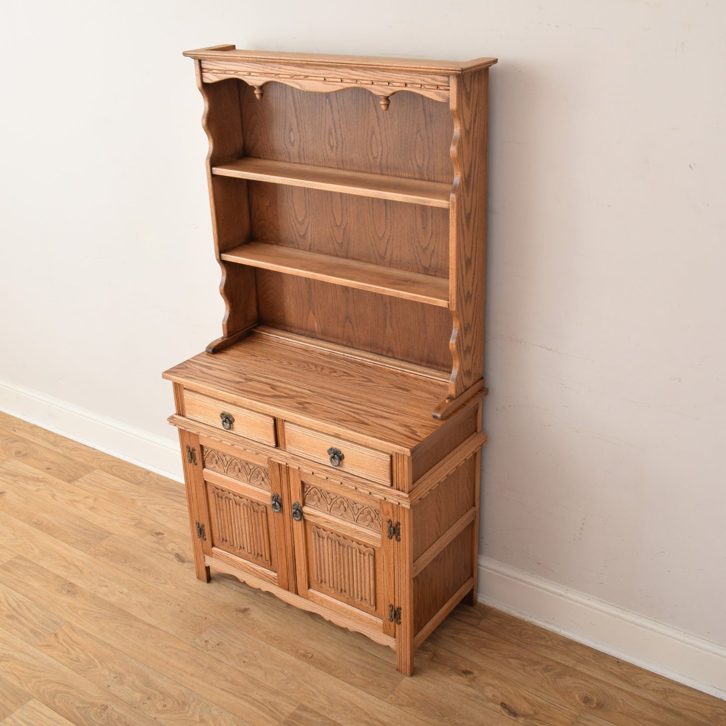 Old Charm Dresser