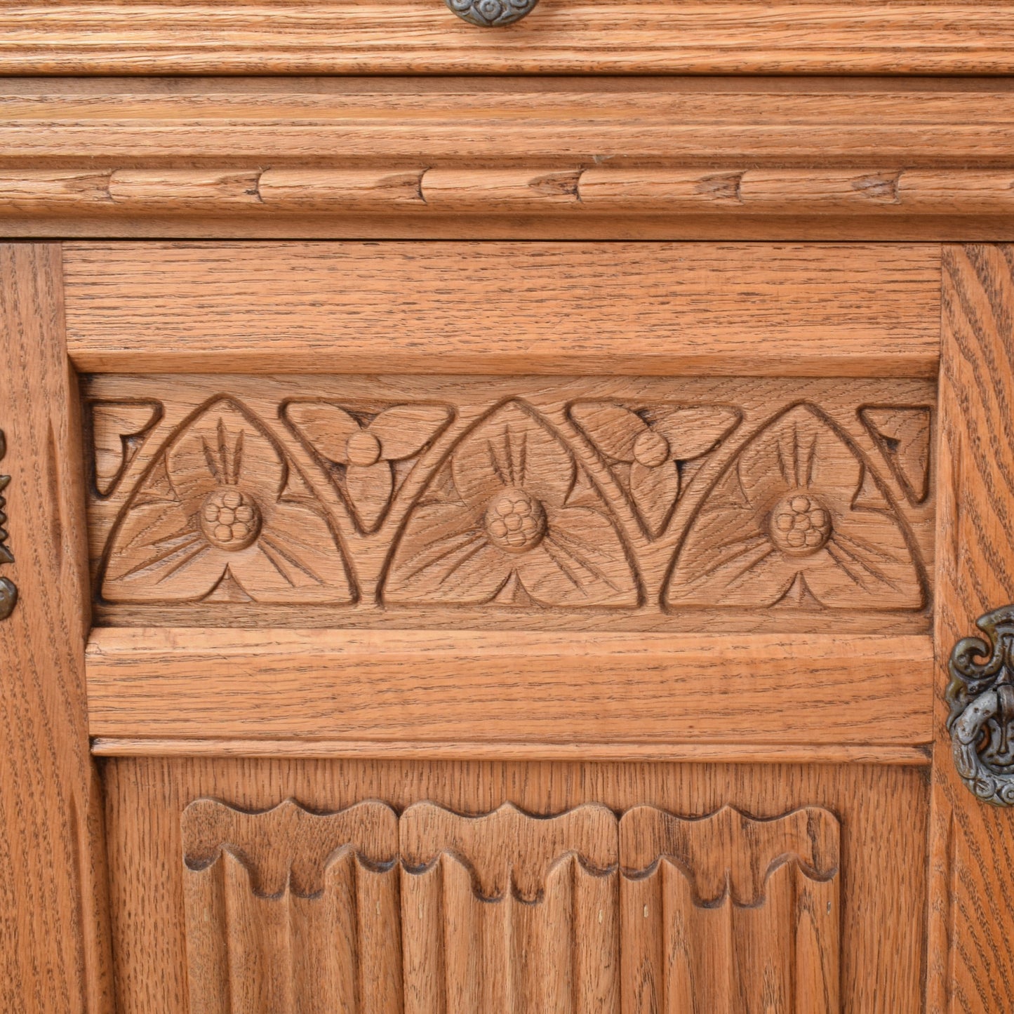 Old Charm Dresser