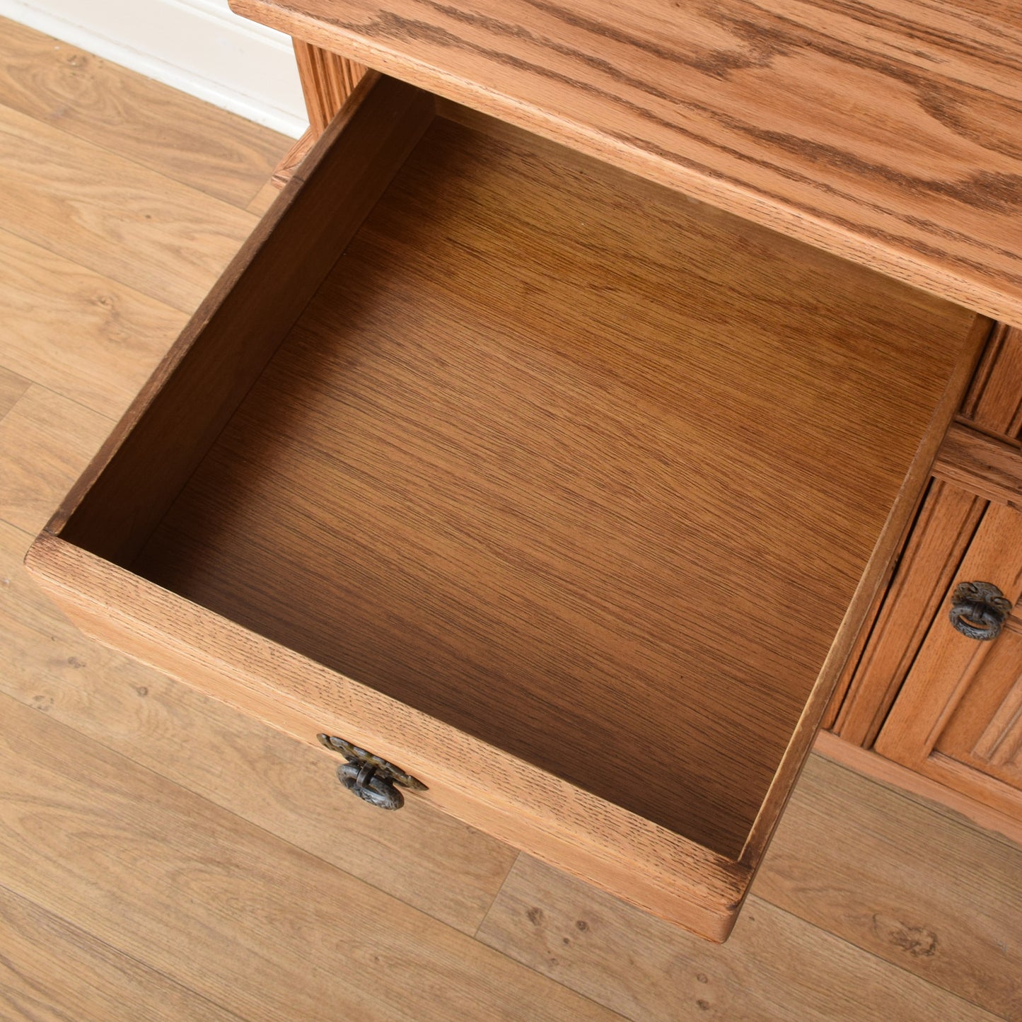 Old Charm Dresser
