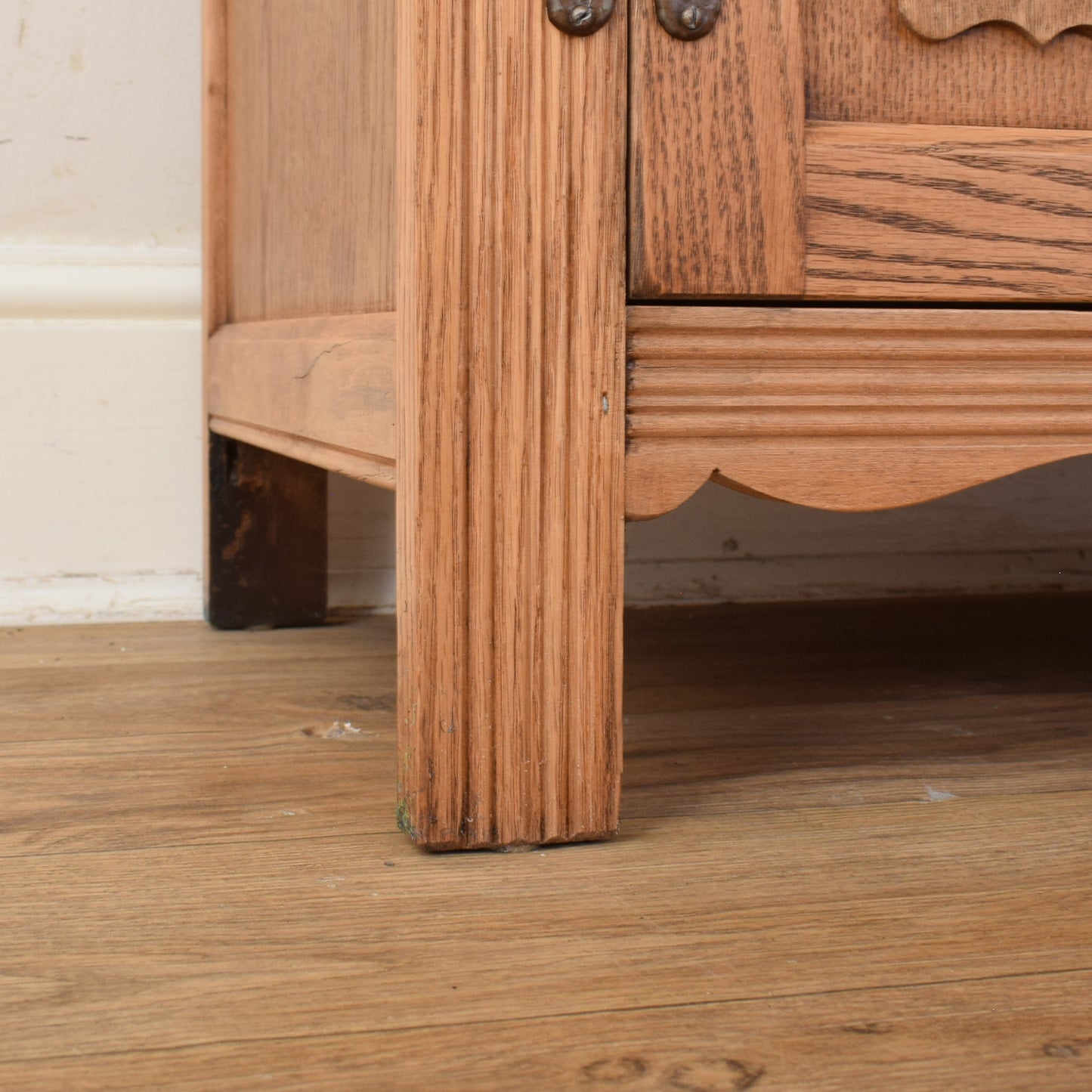 Old Charm Dresser