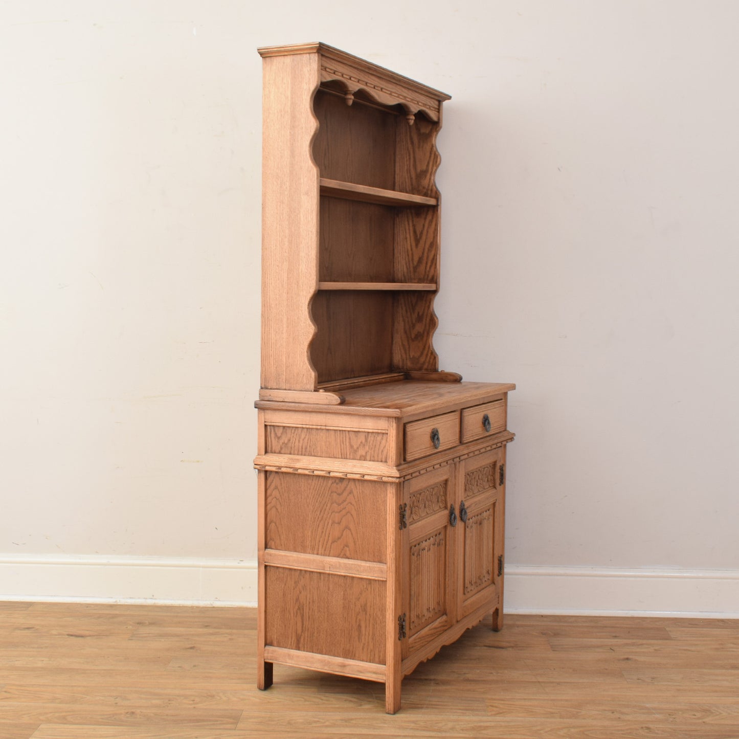 Old Charm Dresser
