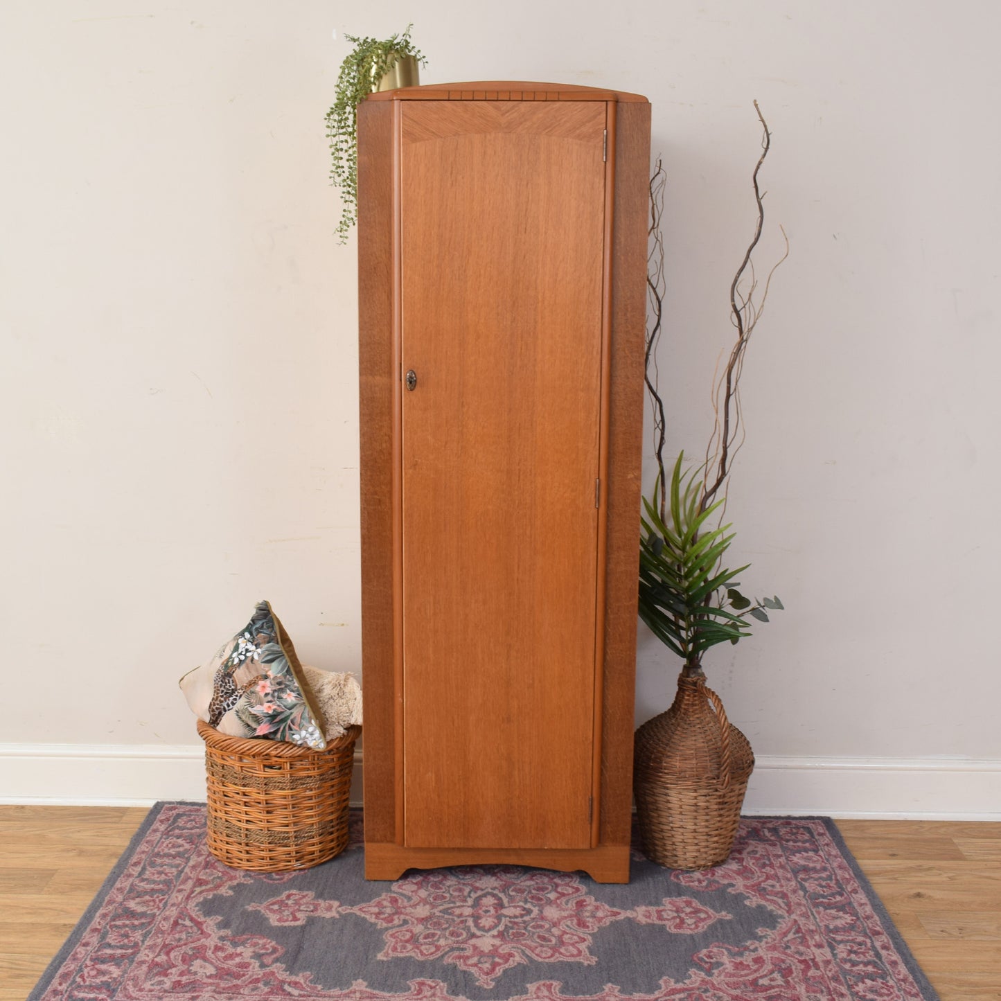 Oak Veneer Hallrobe