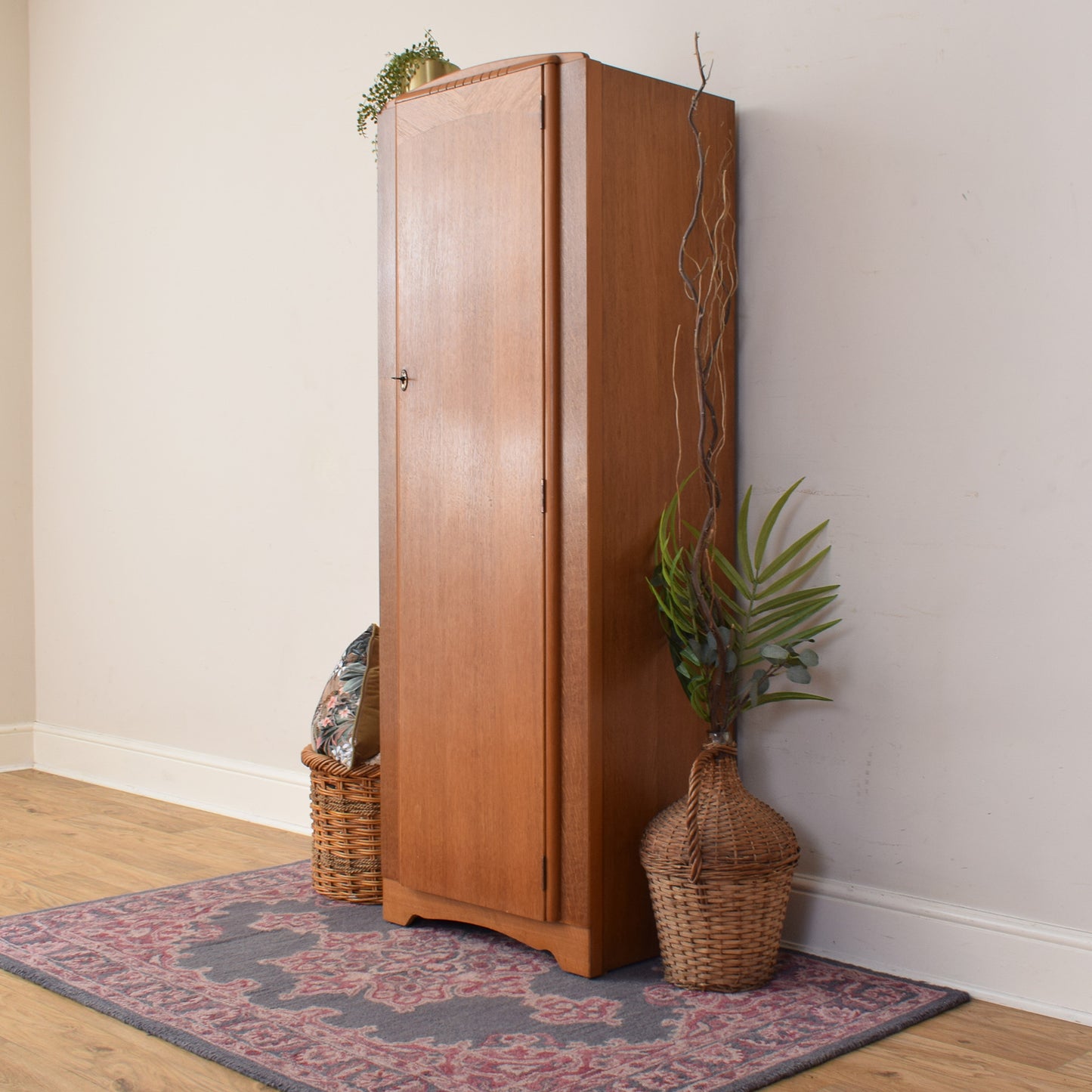 Oak Veneer Hallrobe