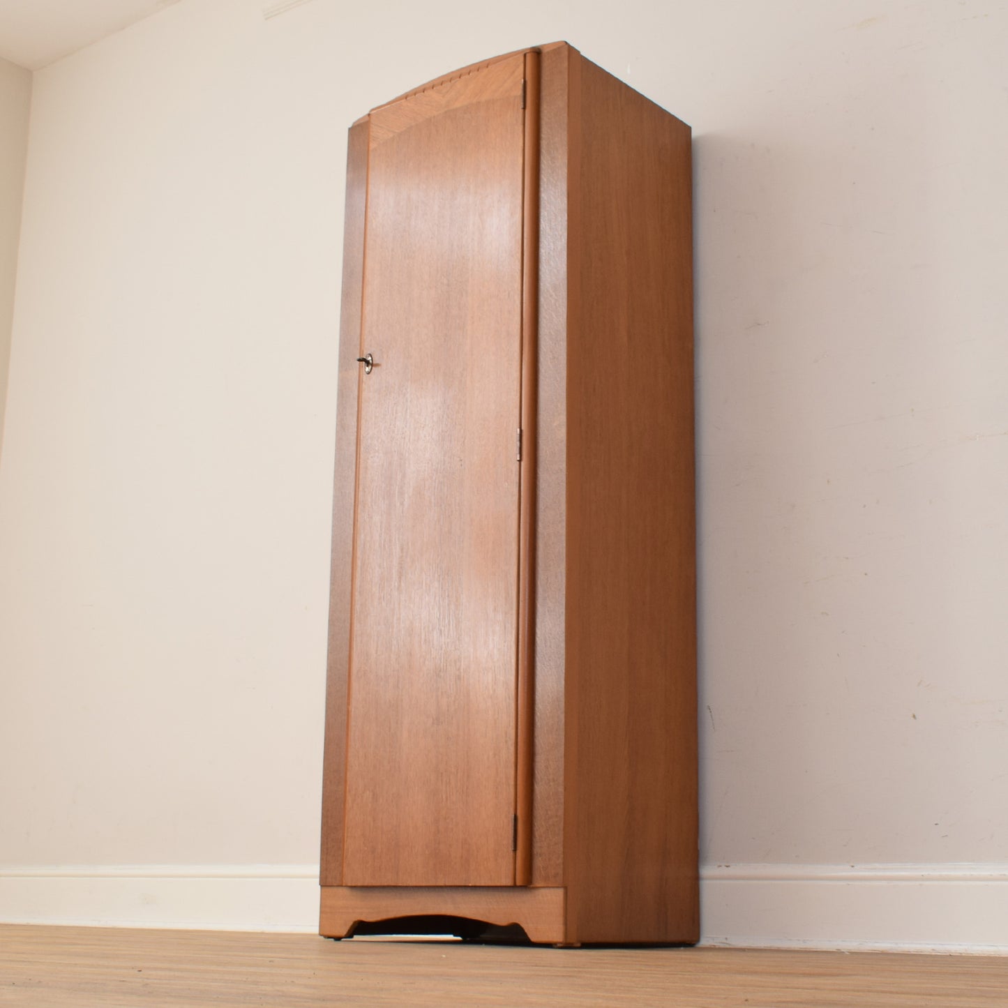 Oak Veneer Hallrobe