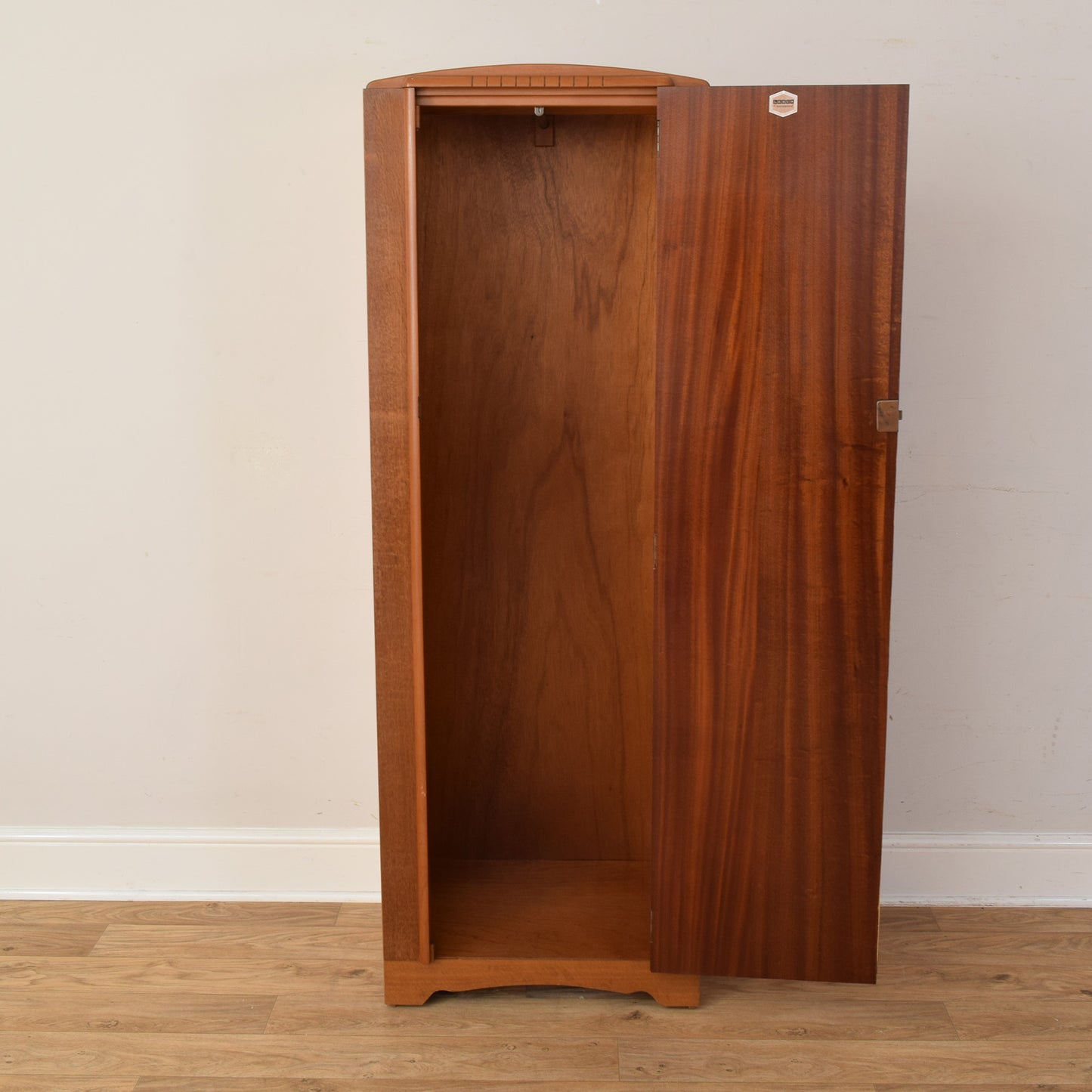 Oak Veneer Hallrobe