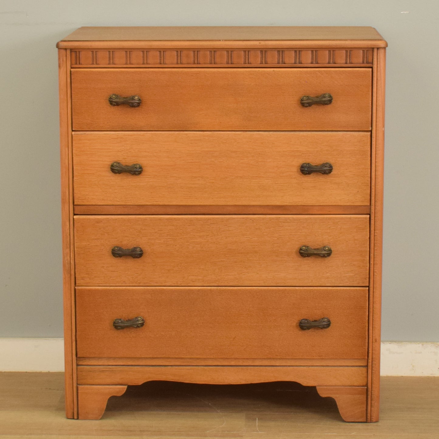 Oak Veneer Chest of Drawers