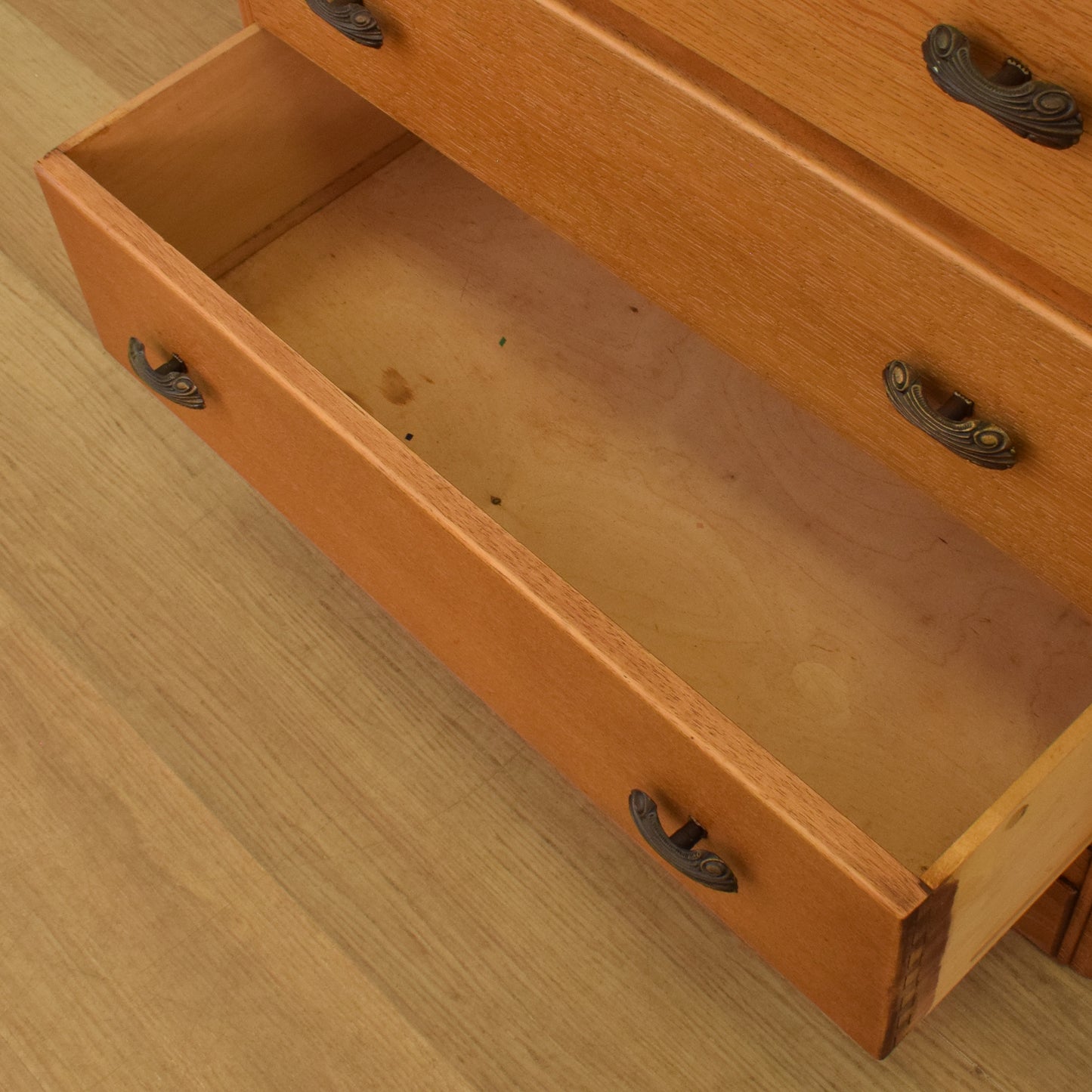 Oak Veneer Chest of Drawers