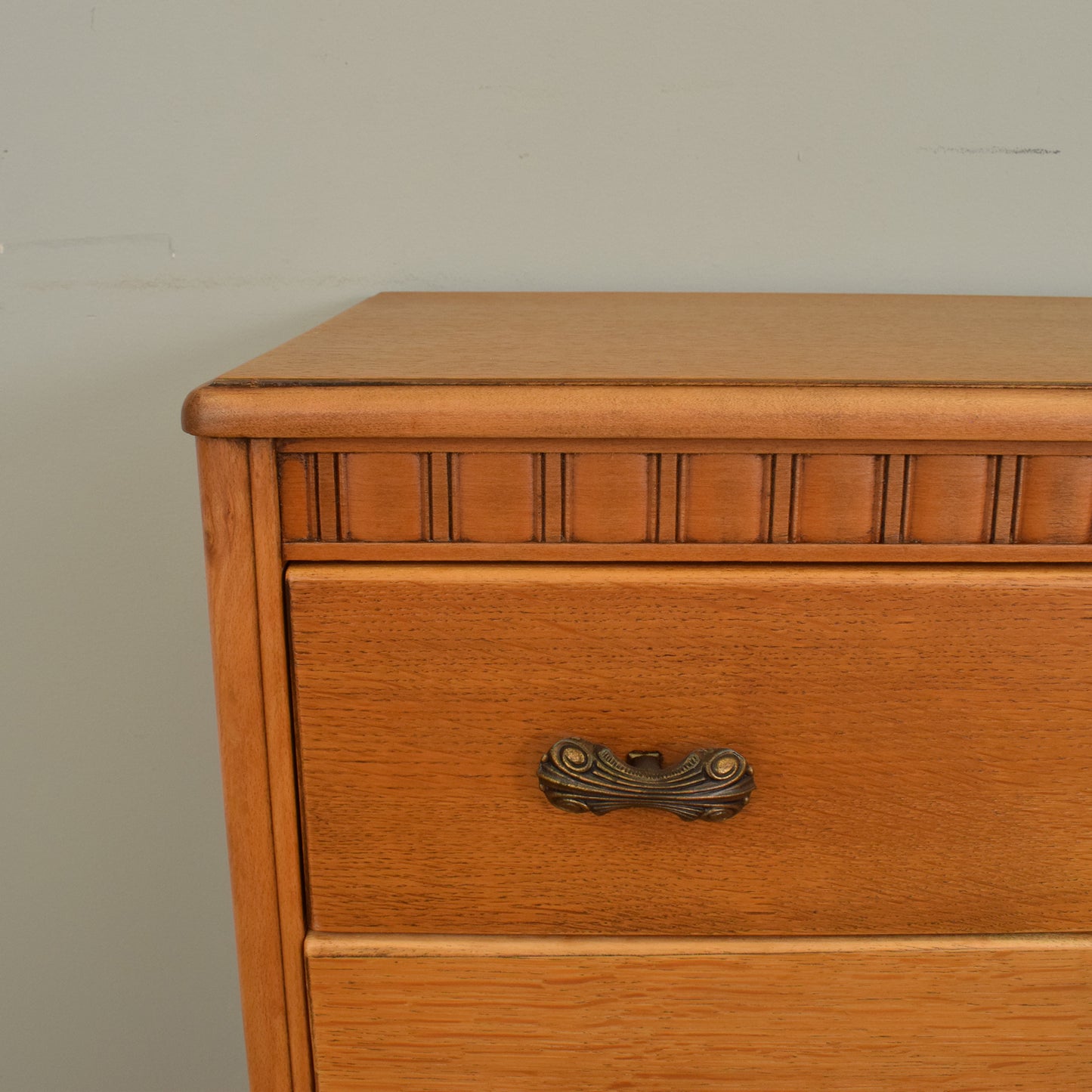 Oak Veneer Chest of Drawers